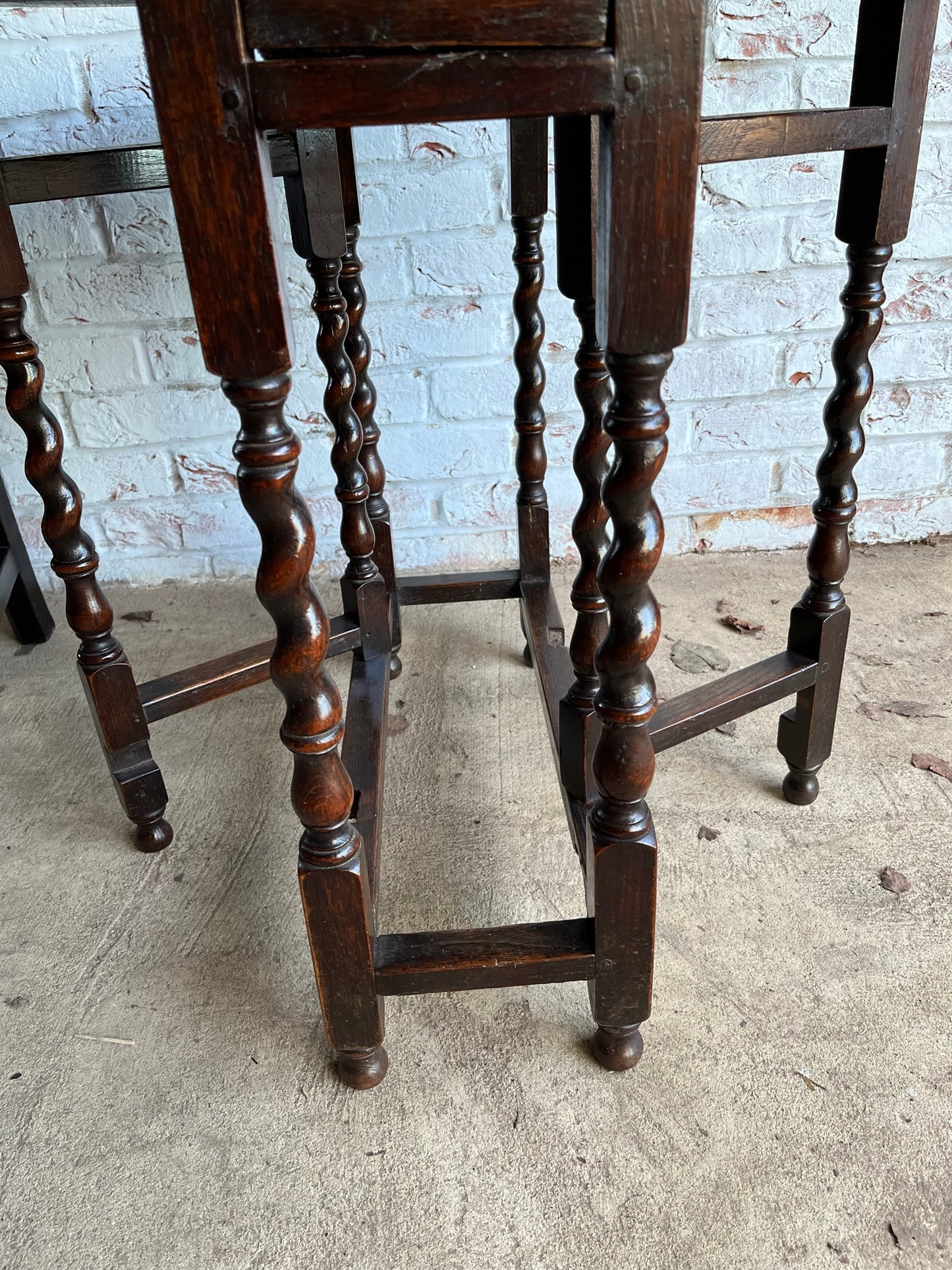 Small 18th century Georgian oak gateleg table.