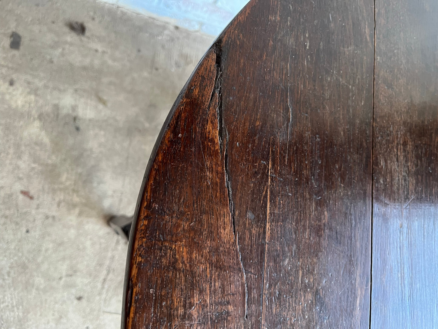 Small 18th century Georgian oak gateleg table.