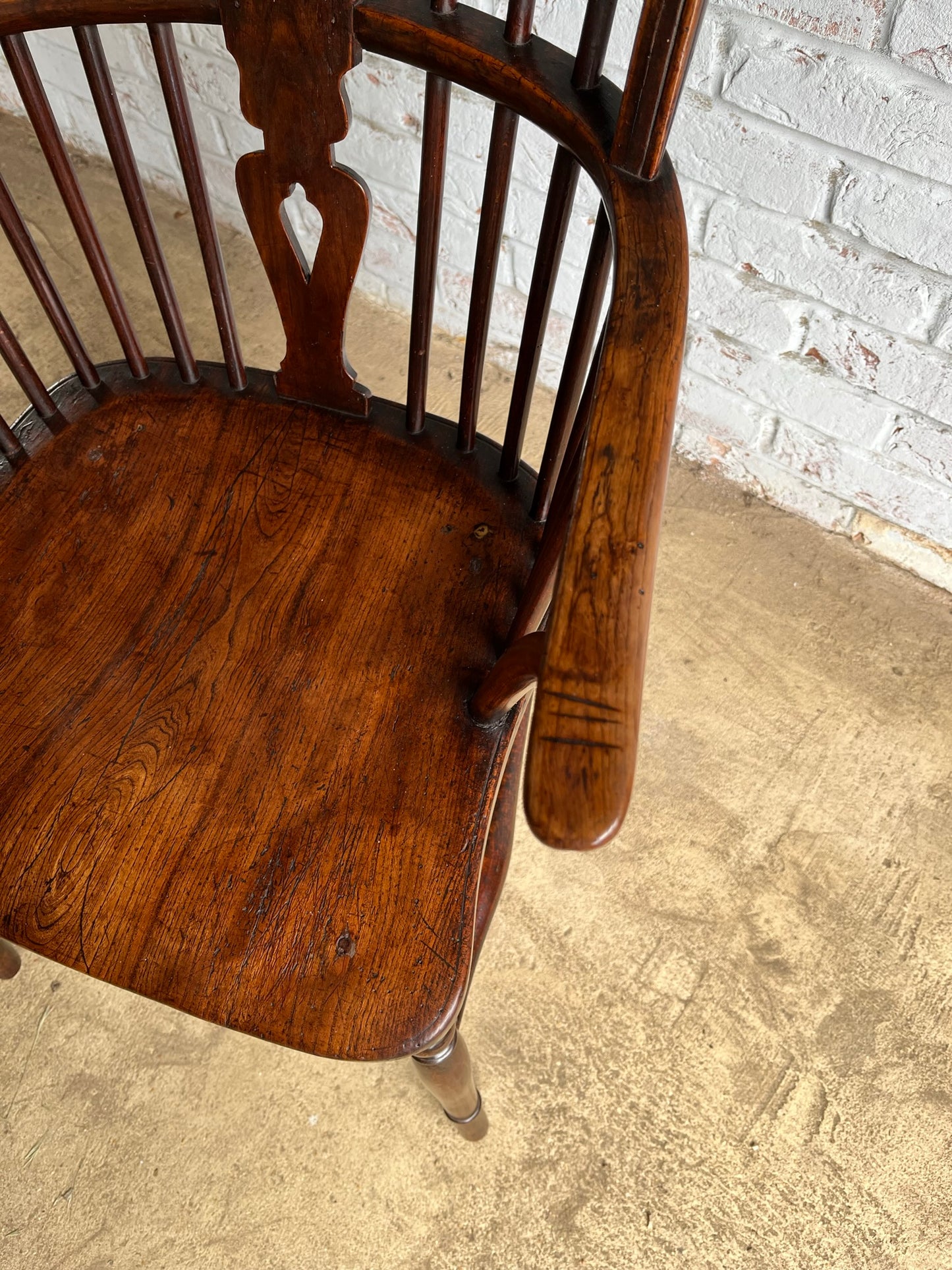 Wheel back Windsor armchair.
