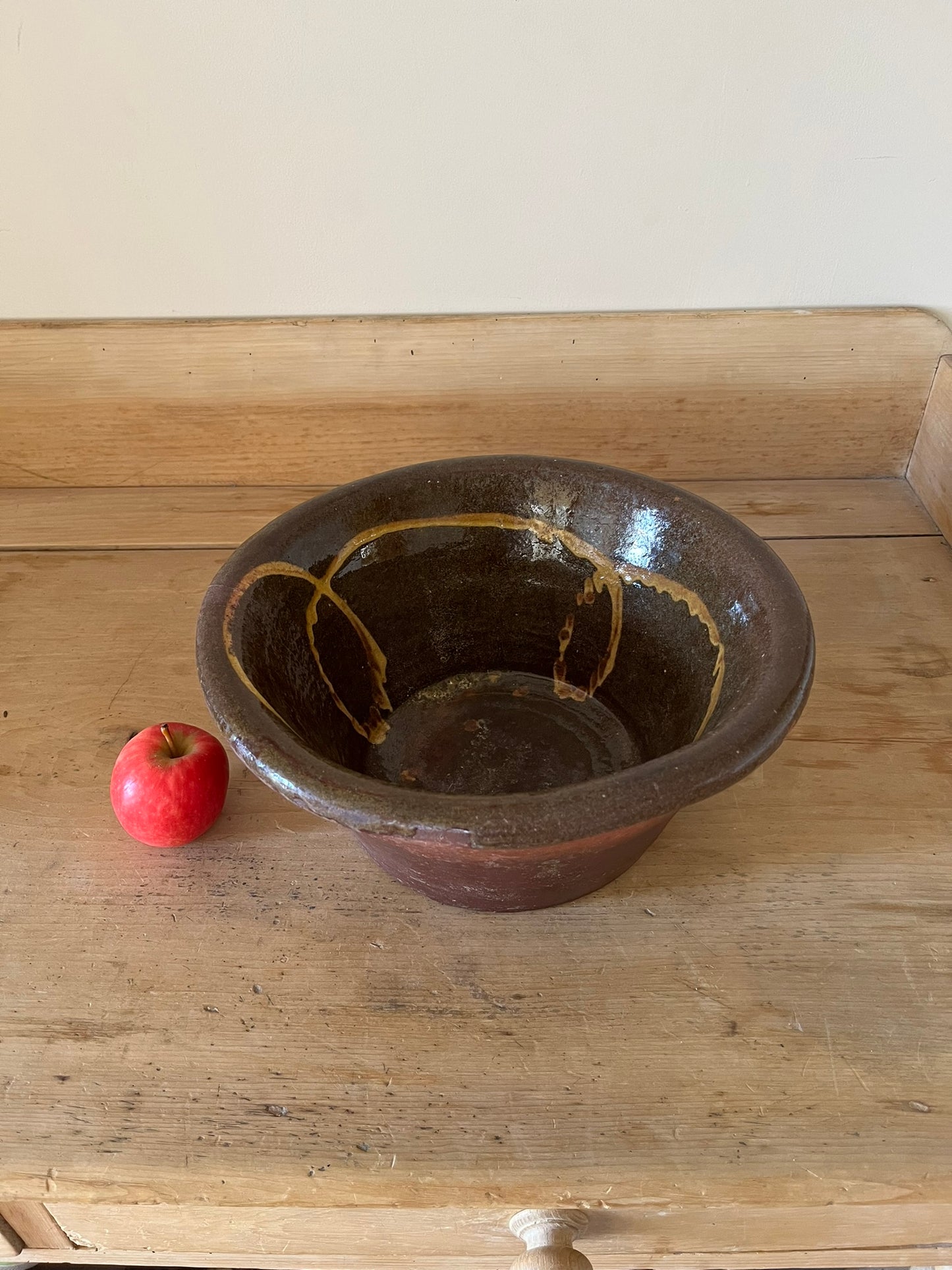 Large 19th century 'Coalisland' slipware dairy bowl.