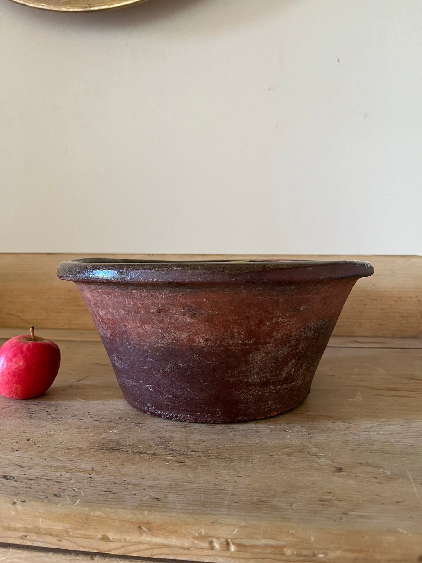 Large 19th century 'Coalisland' slipware dairy bowl.