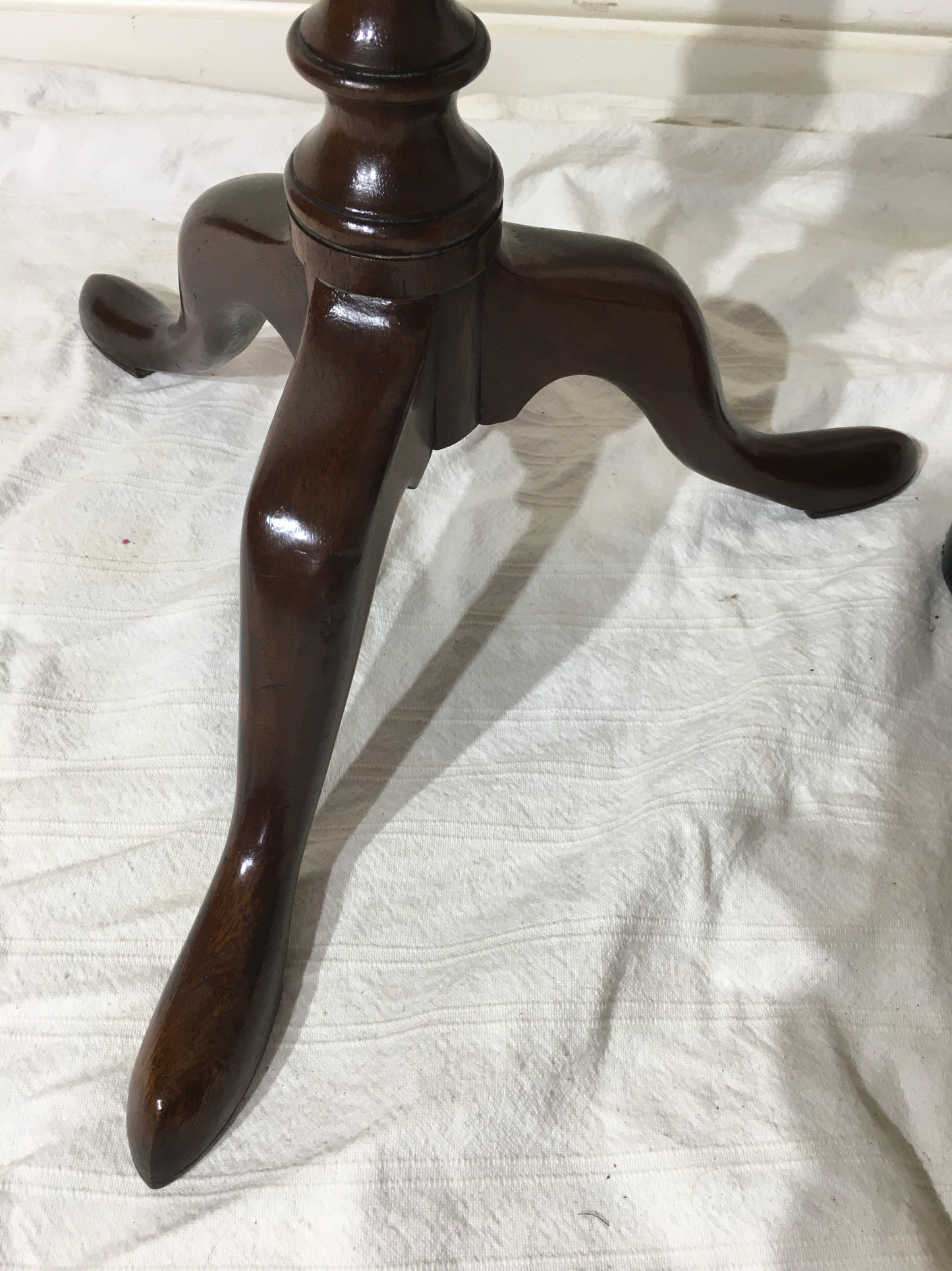 Late Victorian mahogany tripod/wine table