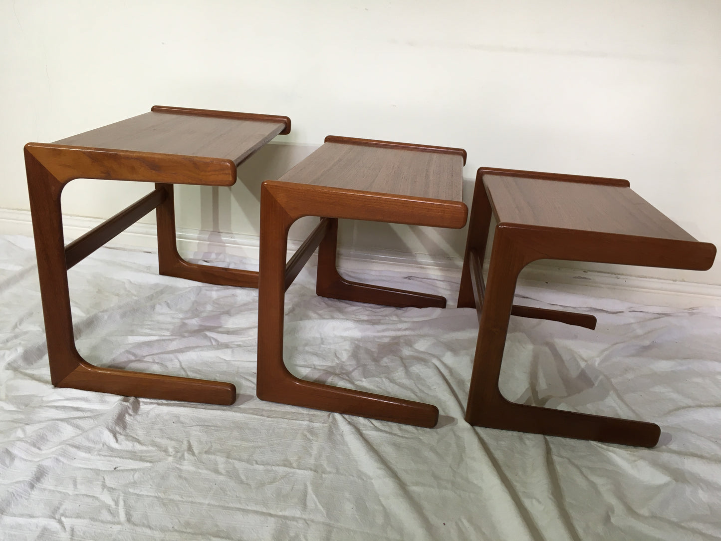 Danish mid-century modern nesting tables by Salin, 5800 Nyborg