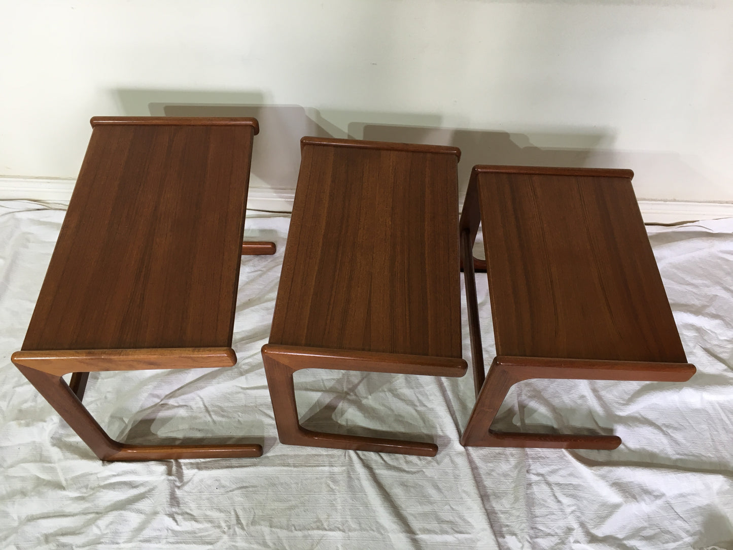 Danish mid-century modern nesting tables by Salin, 5800 Nyborg
