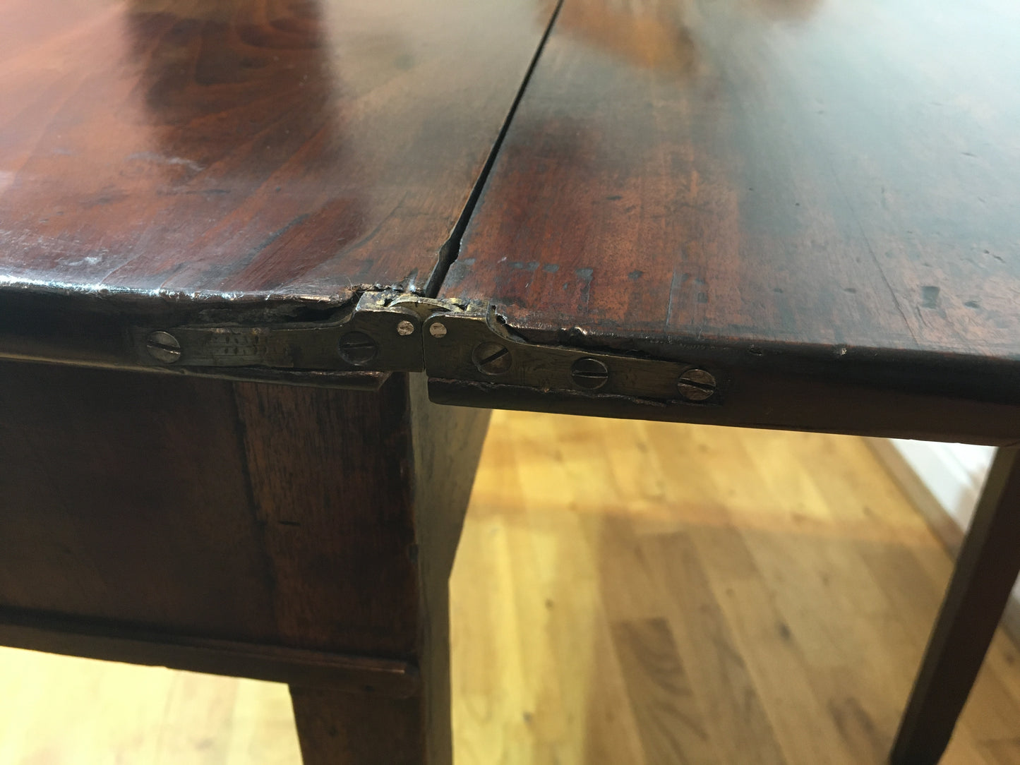 Early 19th-century mahogany tea table with fold over top