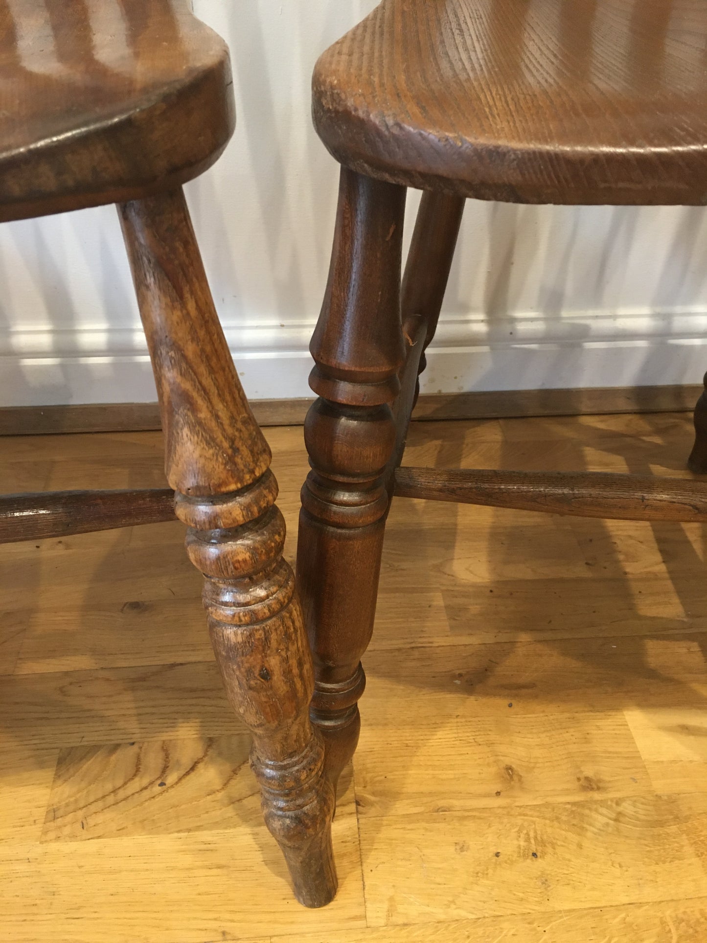 4 Windsor country kitchen chairs