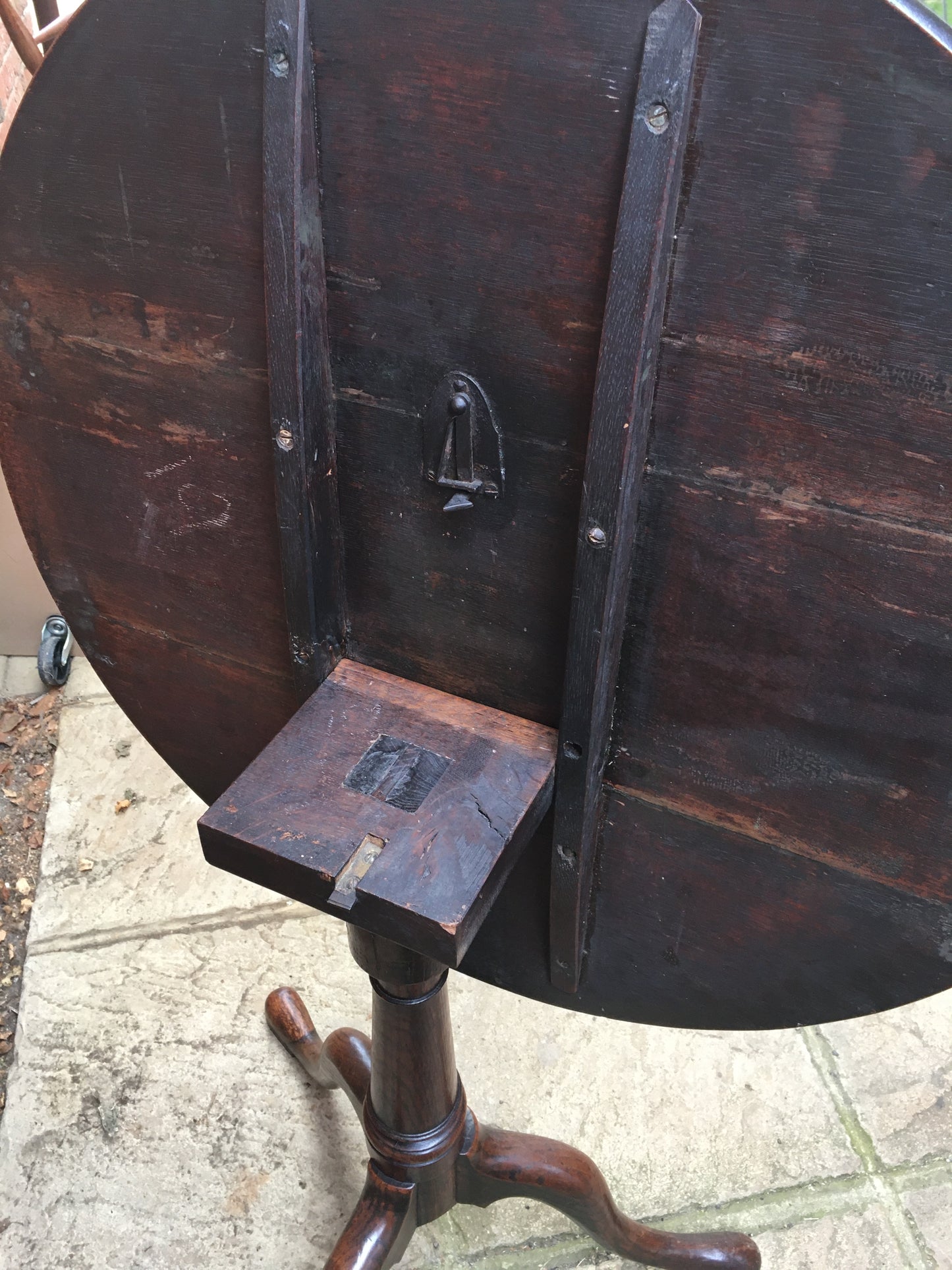 Late George III (early 19th century) provincial oak occasional table.