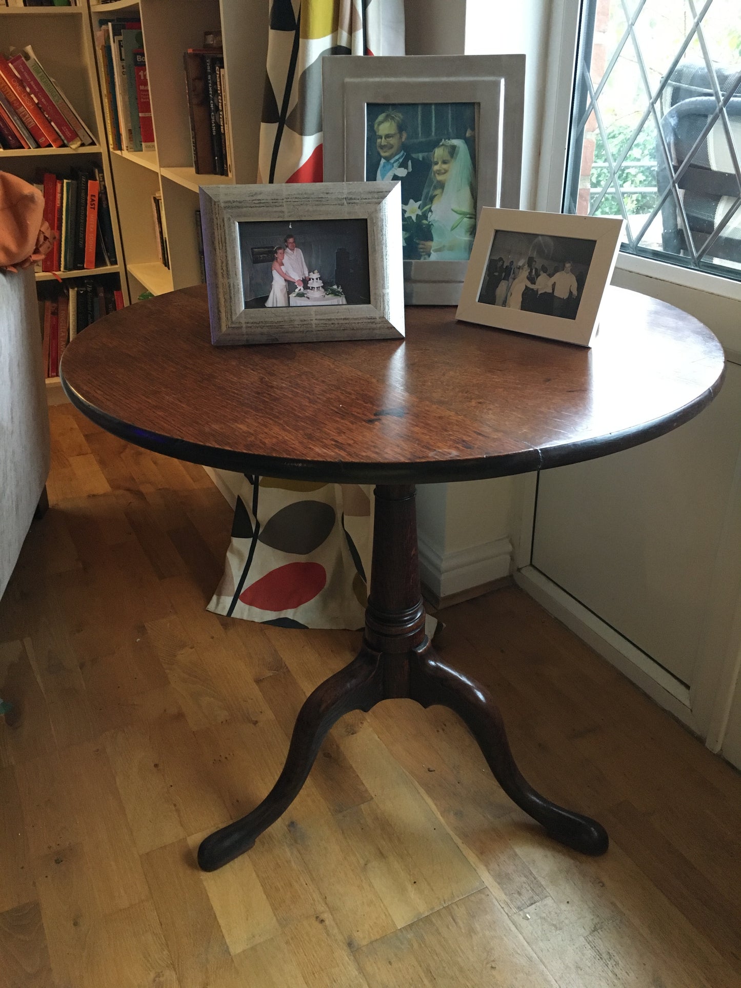 Late George III (early 19th century) provincial oak occasional table.