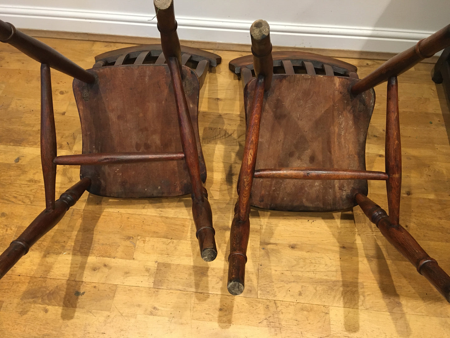 Pair of rustic lath-back Windsor kitchen chairs.