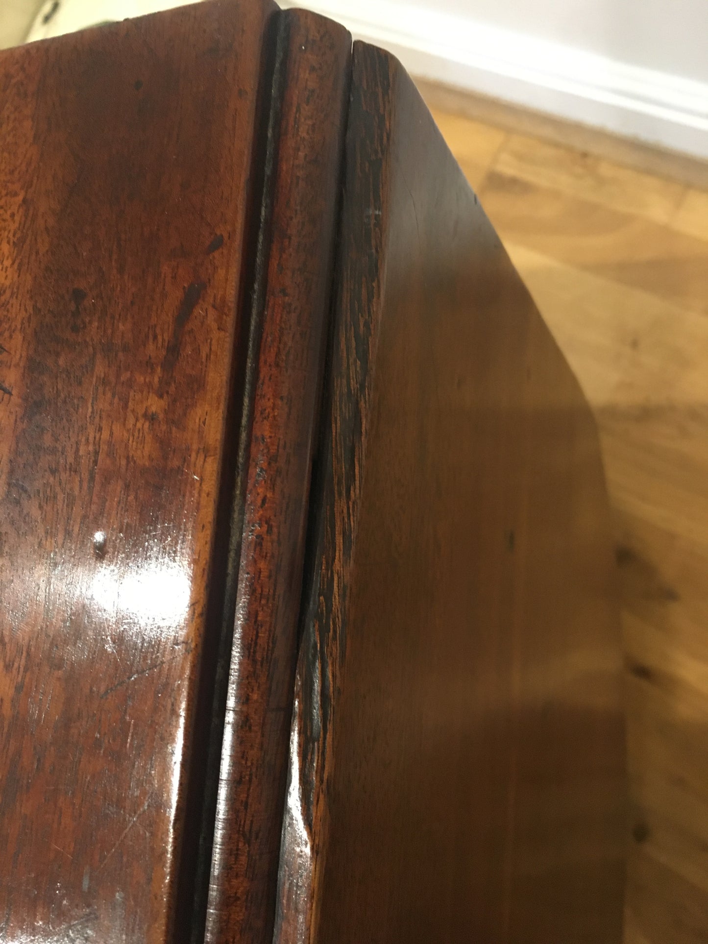 A fine, large George III mahogany drop-leaf dining table, with excellent provenance.