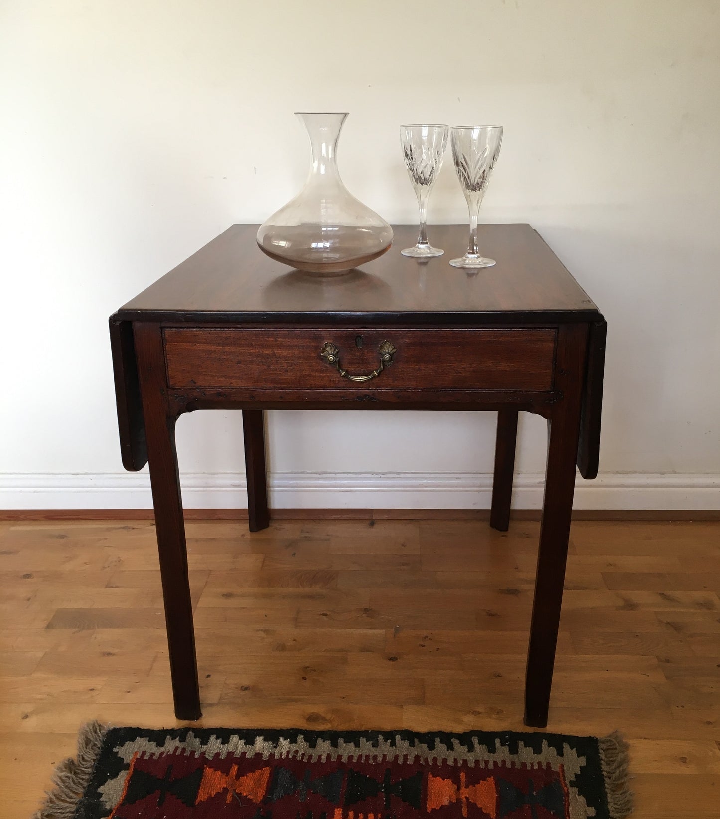 Georgian mahogany pembroke occasional table.