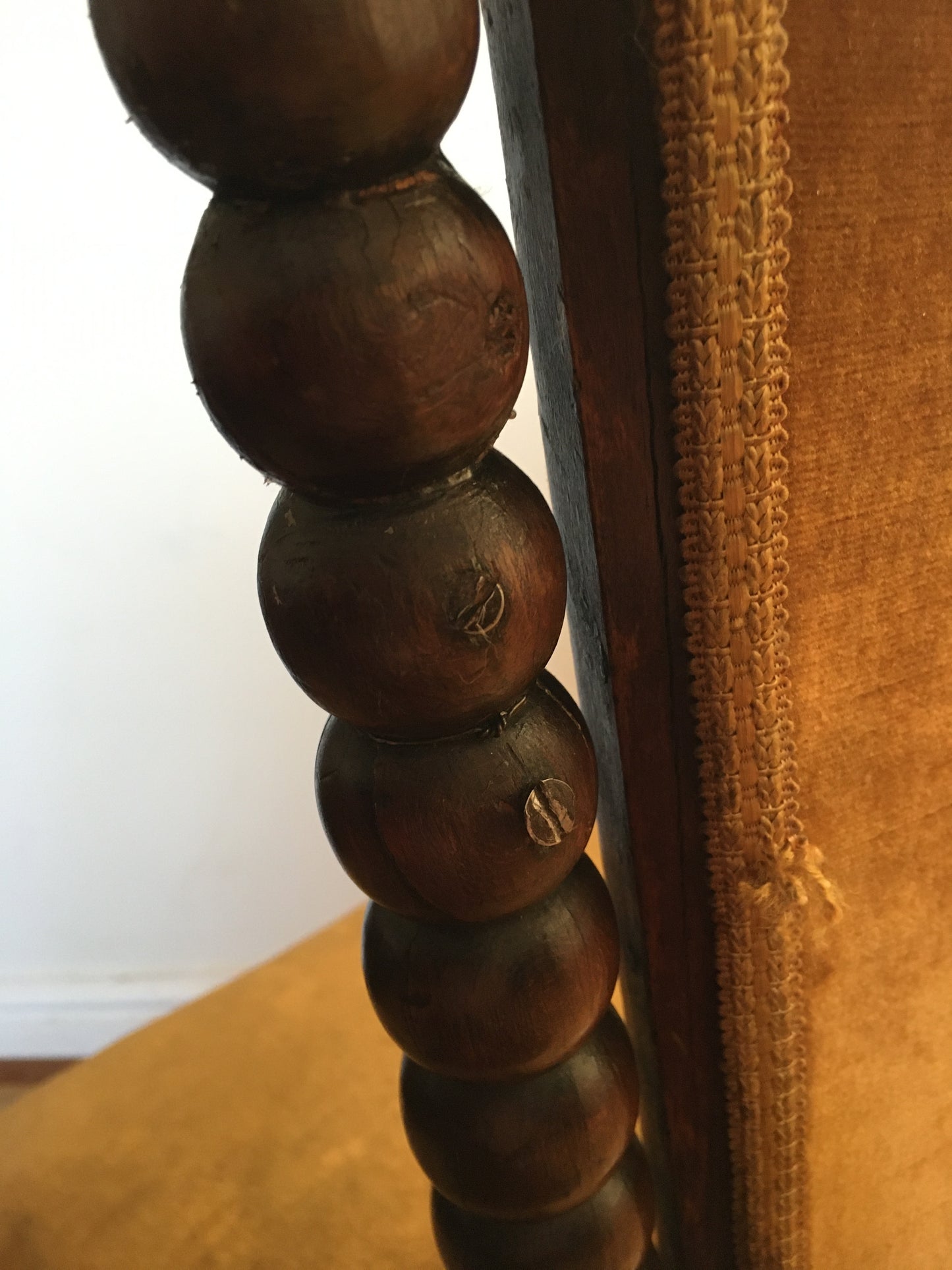 Mid-19th century prie dieu / bedroom chair with bobbin legs.