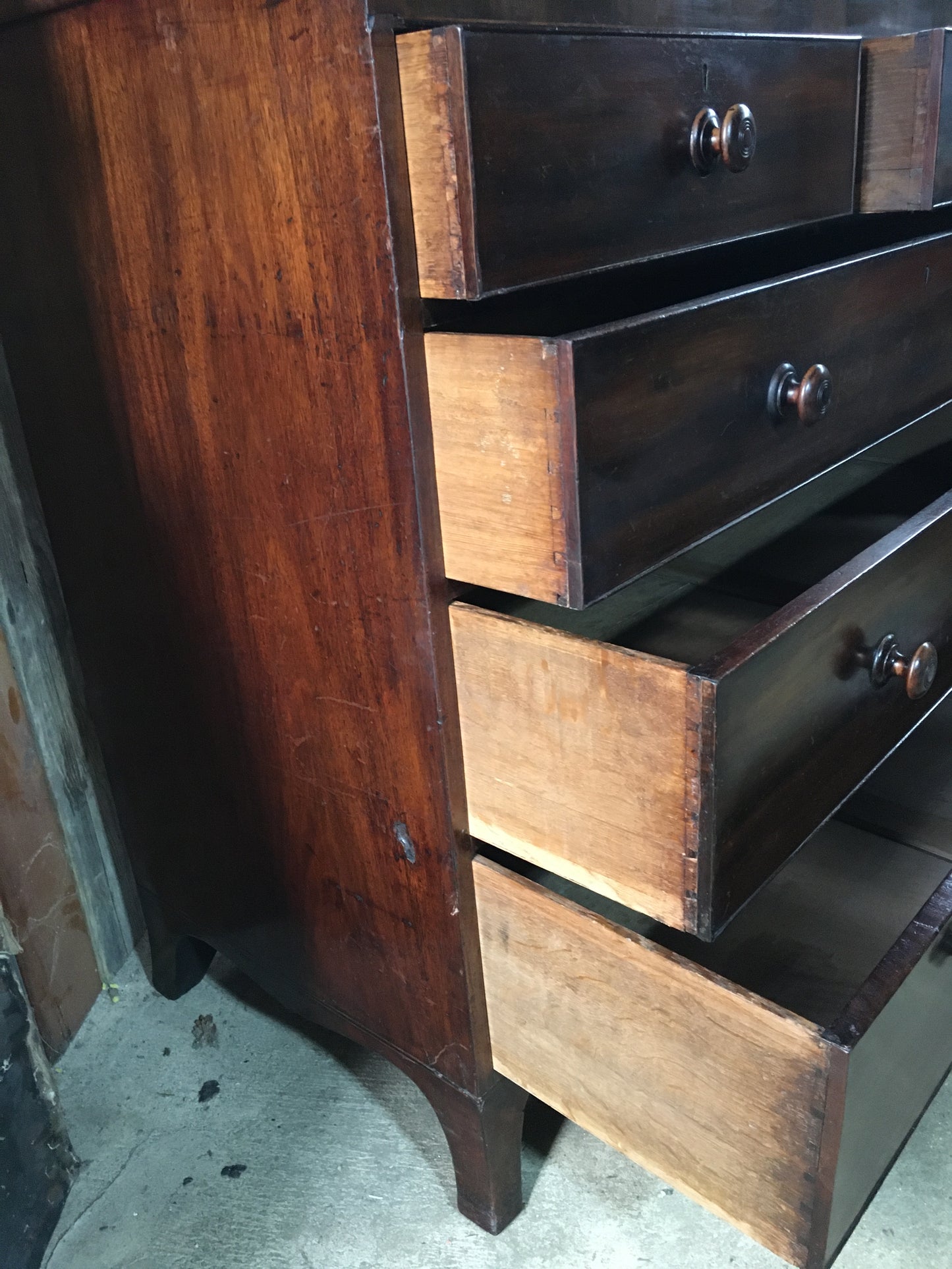 Large Georgian mahogany chest of drawers.