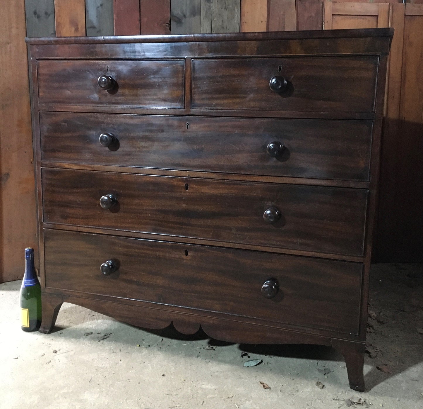 Large Georgian mahogany chest of drawers.