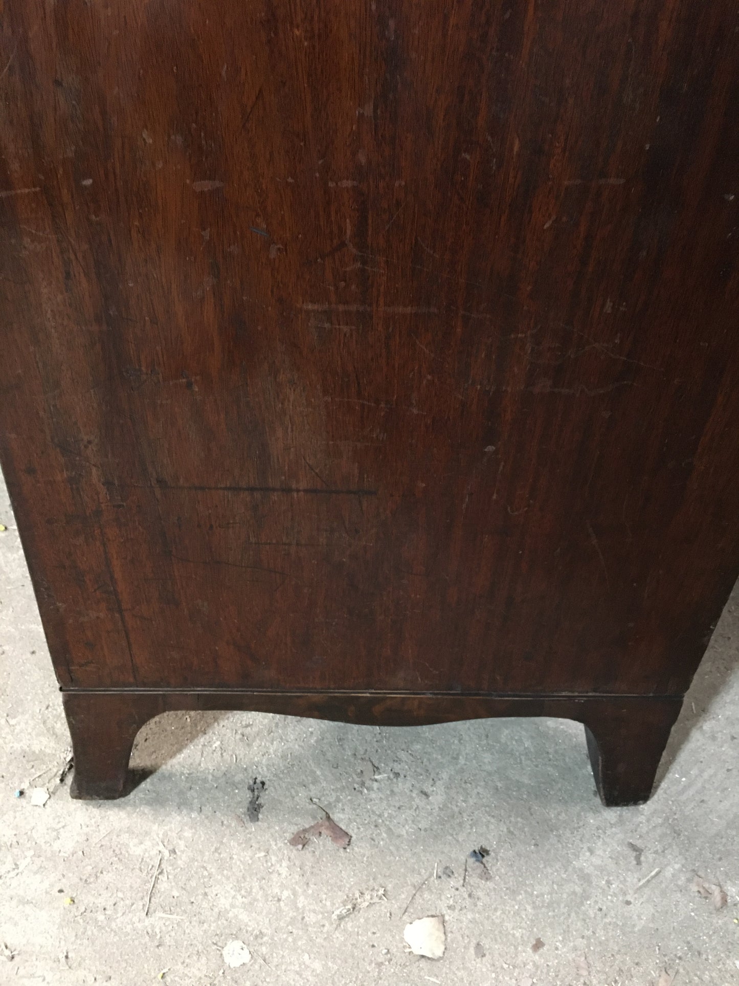 Large Georgian mahogany chest of drawers.