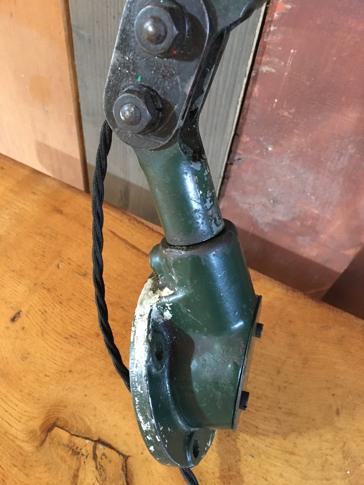 Large vintage factory machinist articulated wall light by MEK-ELEK London, 1930s-1950s.