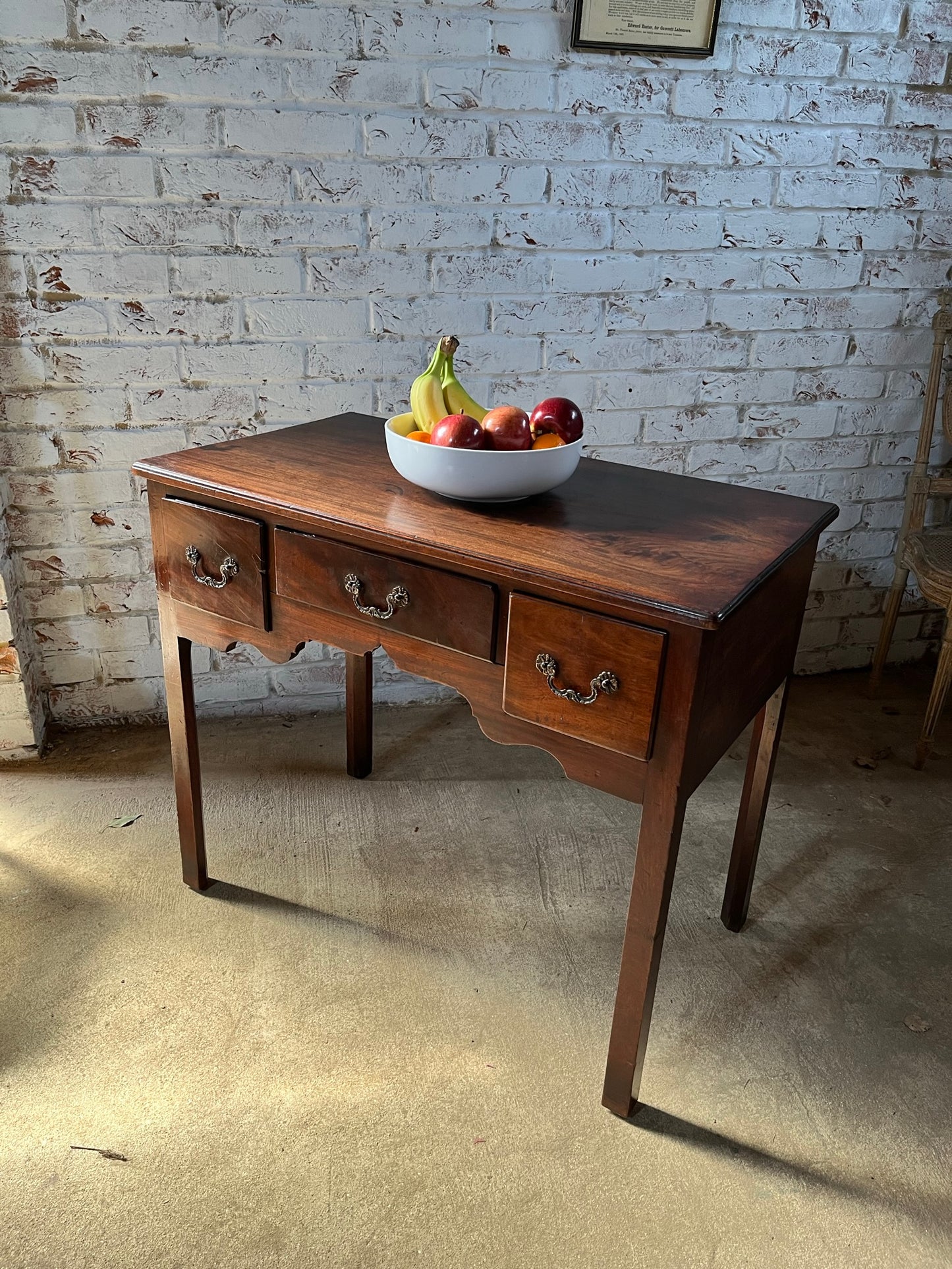 18th century Georgian mahogany lowboy or side table.