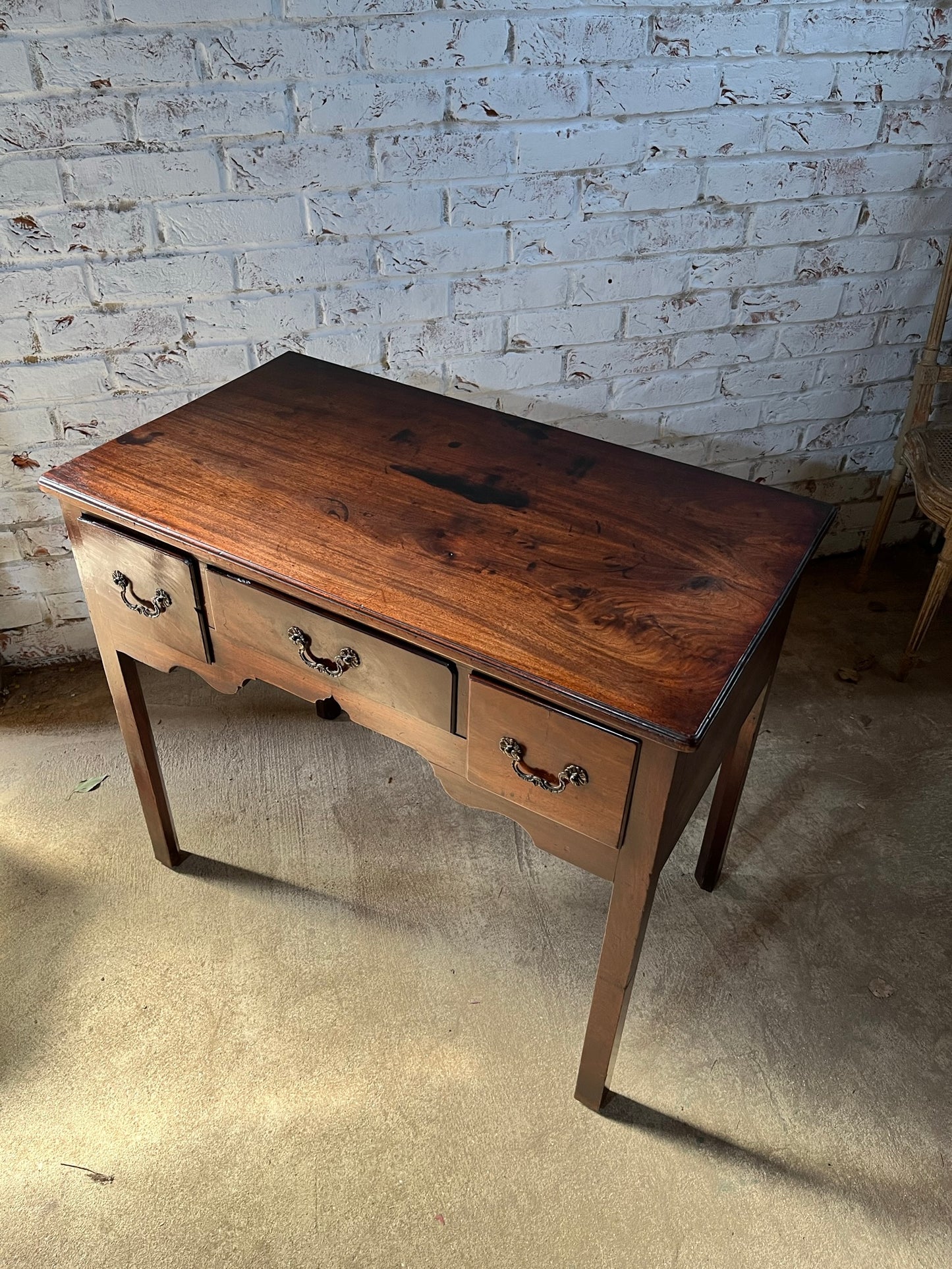 18th century Georgian mahogany lowboy or side table.