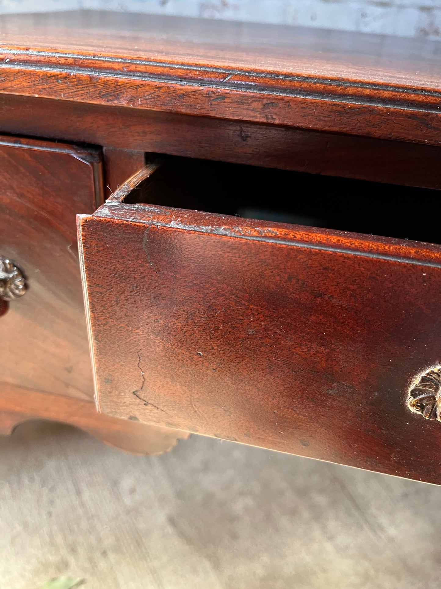 18th century Georgian mahogany lowboy or side table.