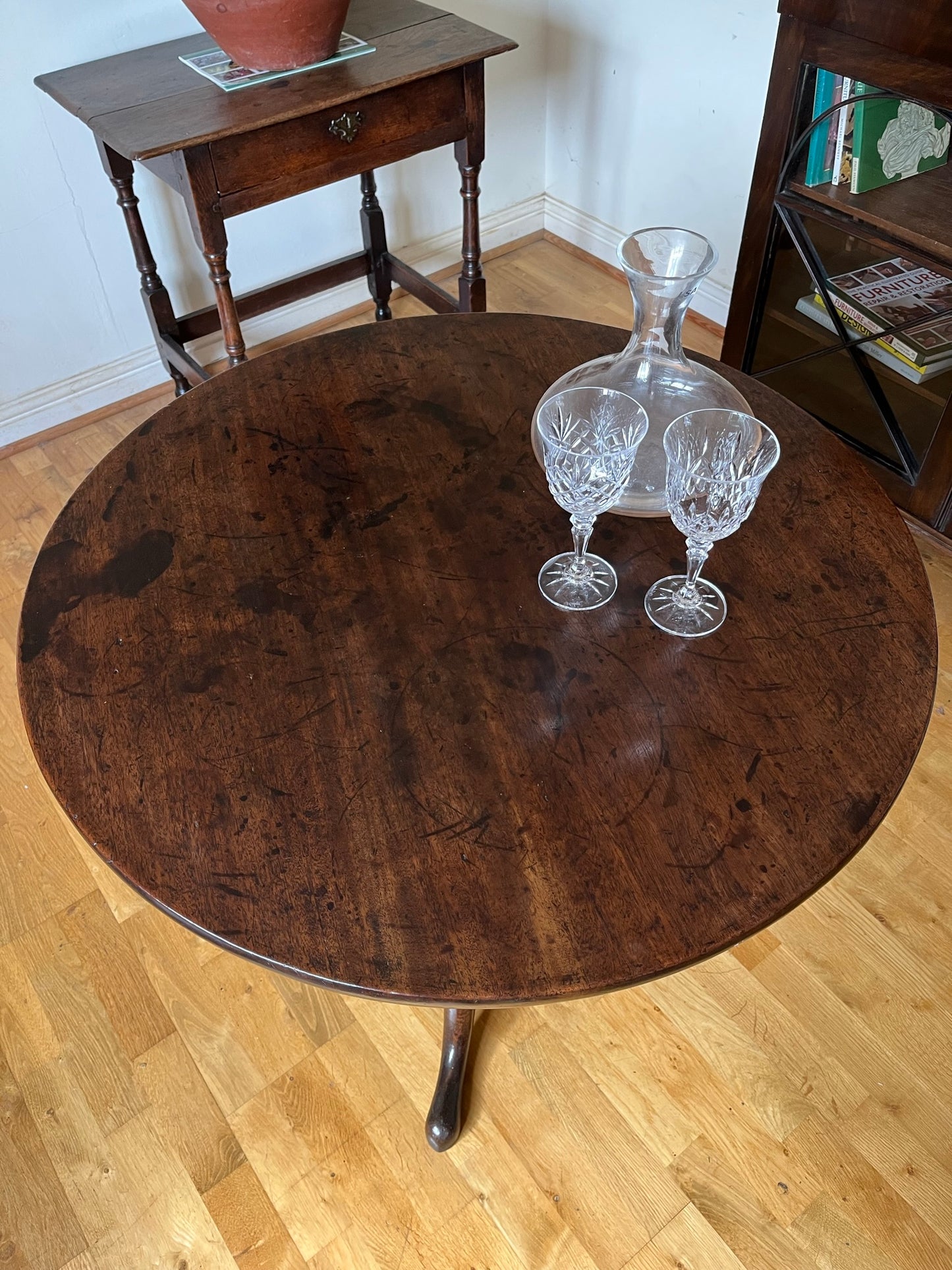 Untouched mid 18th century mahogany tripod tilt top occasional table.
