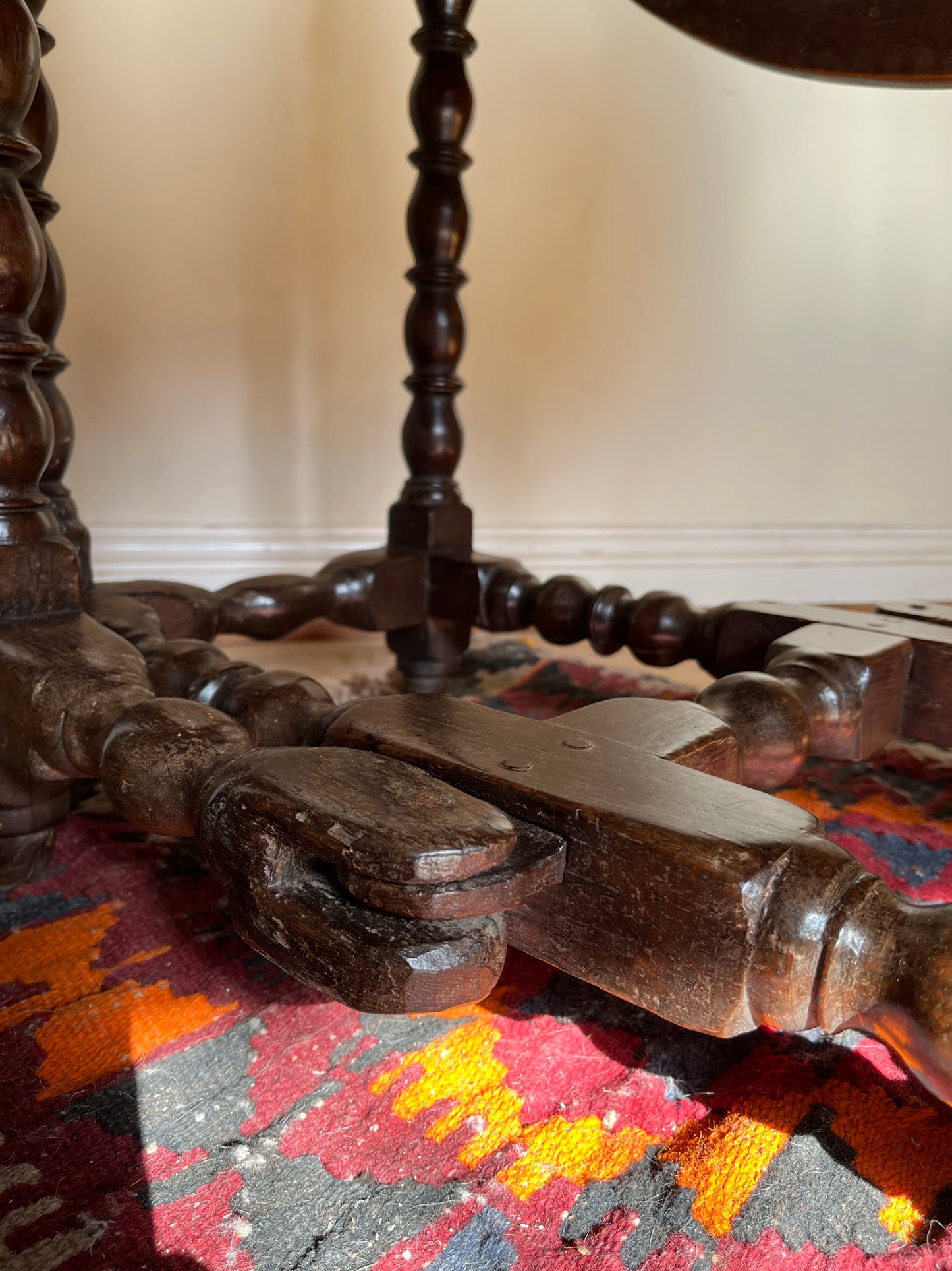 Interesting late 17th century / early 18th century oak drop-leaf table.