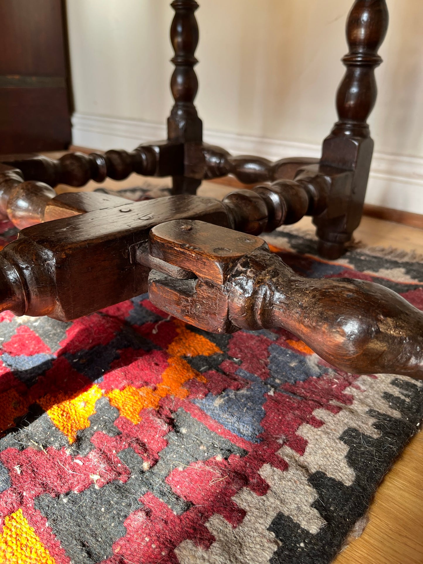 Interesting late 17th century / early 18th century oak drop-leaf table.