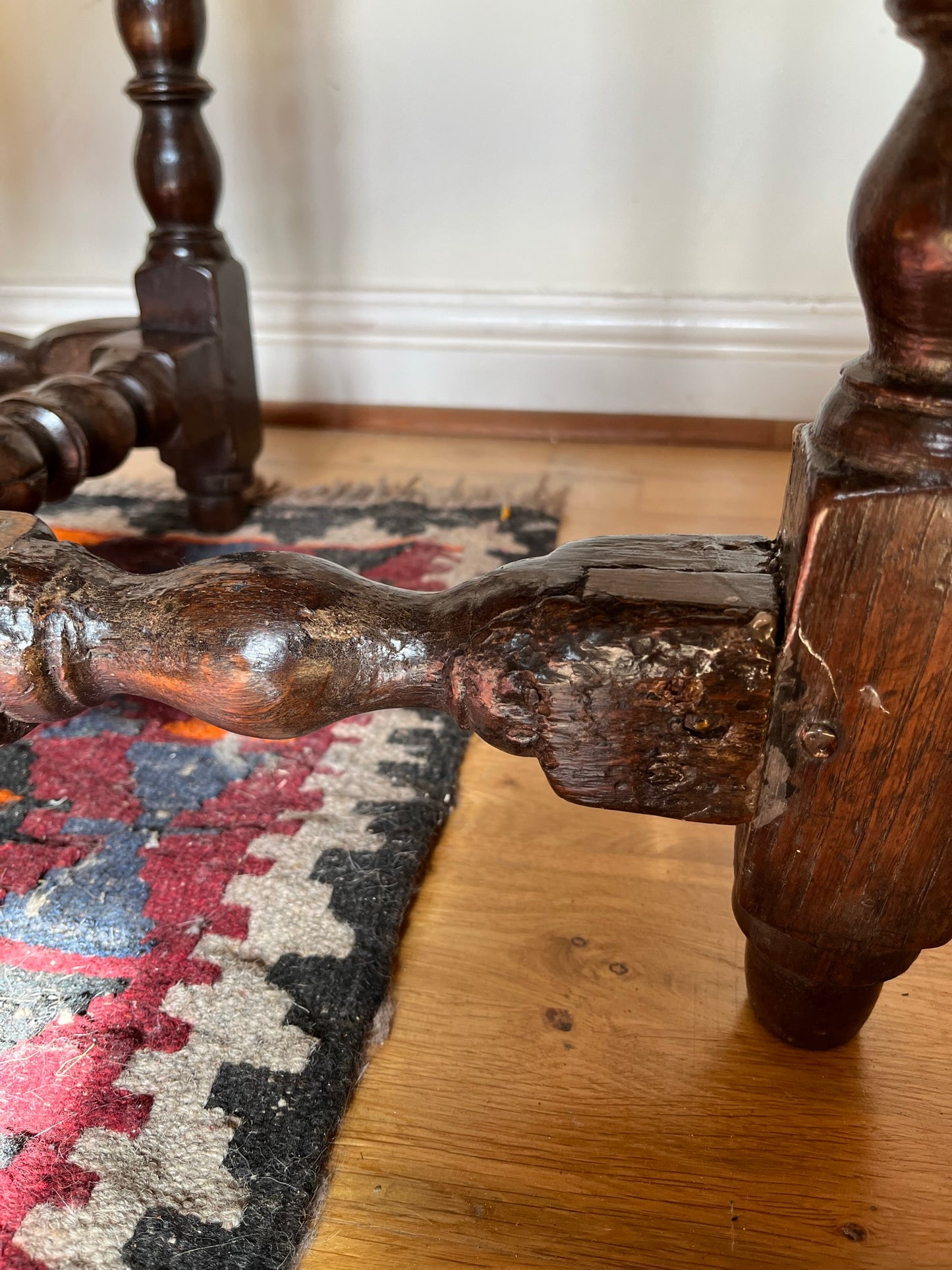 Interesting late 17th century / early 18th century oak drop-leaf table.