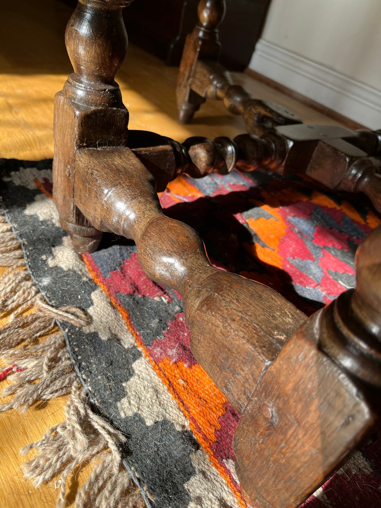 Interesting late 17th century / early 18th century oak drop-leaf table.
