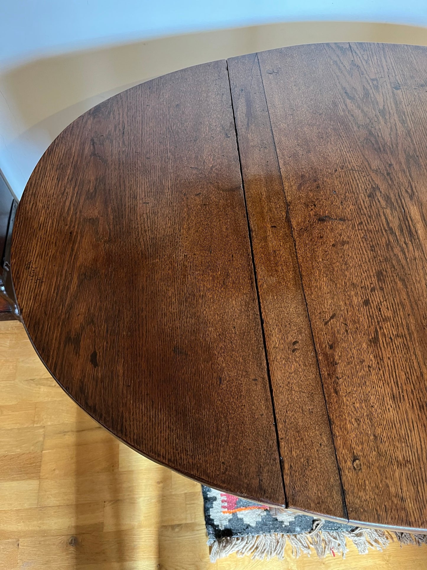 Interesting late 17th century / early 18th century oak drop-leaf table.