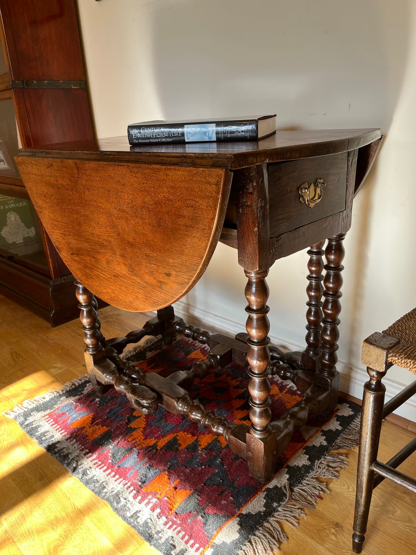 Interesting late 17th century / early 18th century oak drop-leaf table.