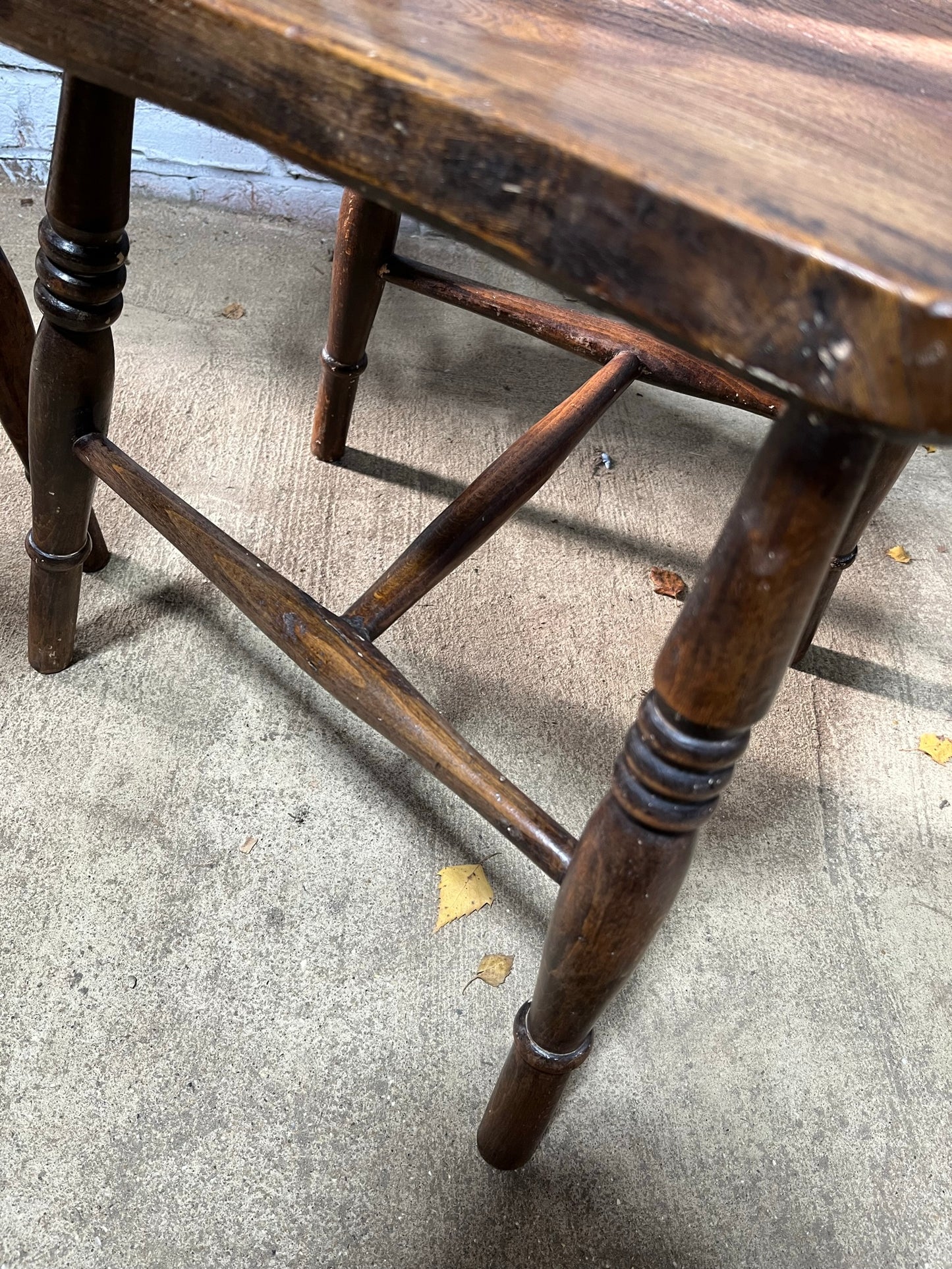 Near pair of Victorian elm slat back Windsor kitchen chairs.