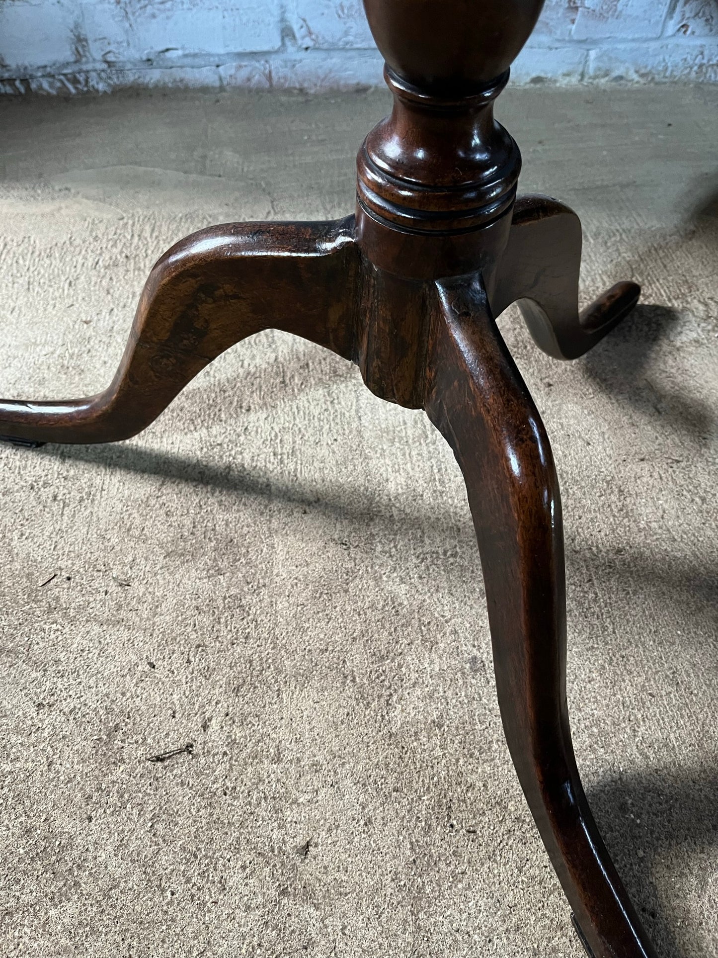 Georgian provincial tilt top lamp or wine table.