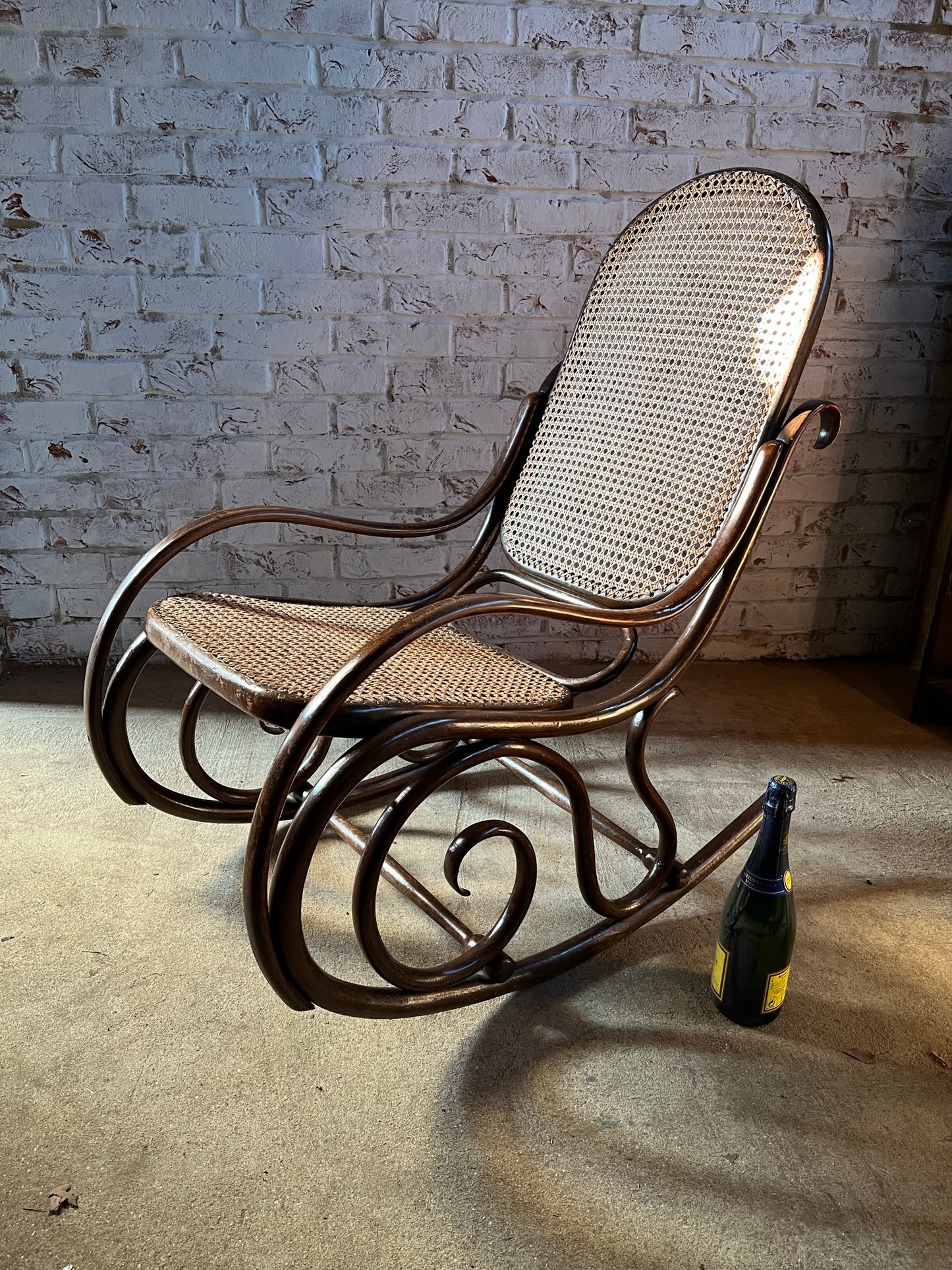 Original and stamped Thonet bentwood rocking chair, Model No. 10.