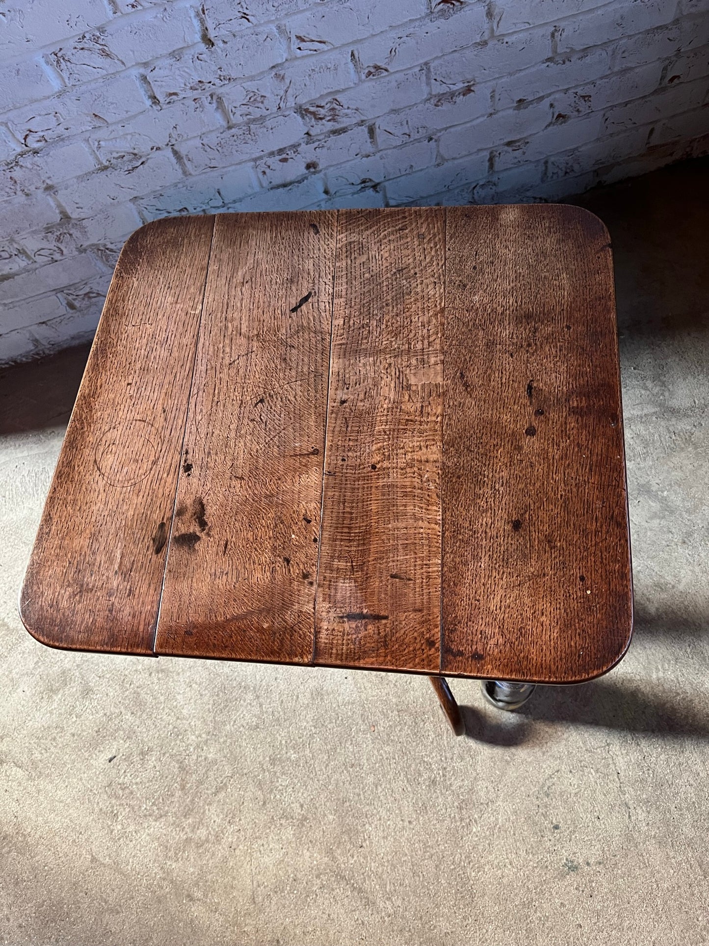 Early 19th century provincial tilt top wine or lamp table.