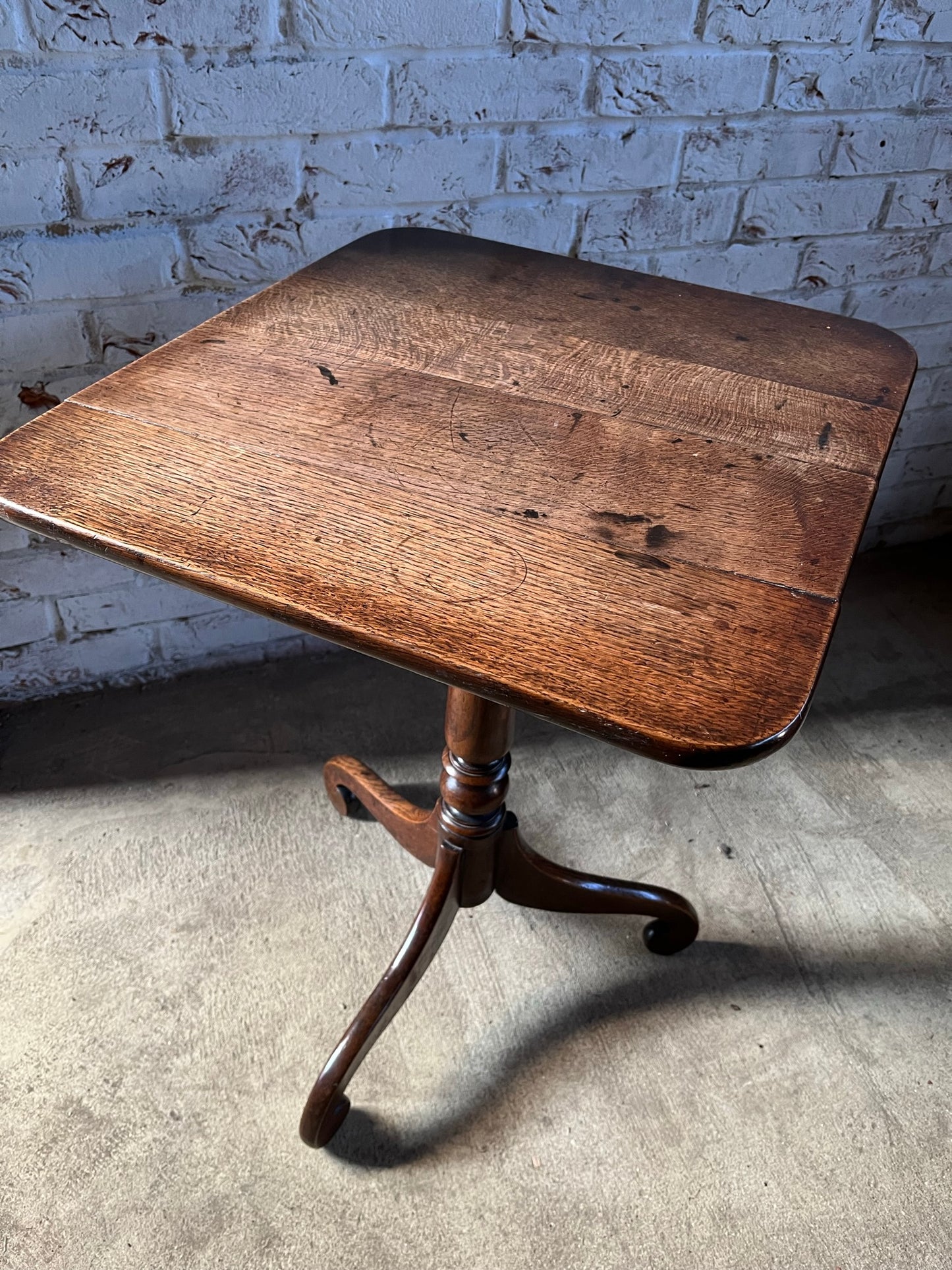 Early 19th century provincial tilt top wine or lamp table.