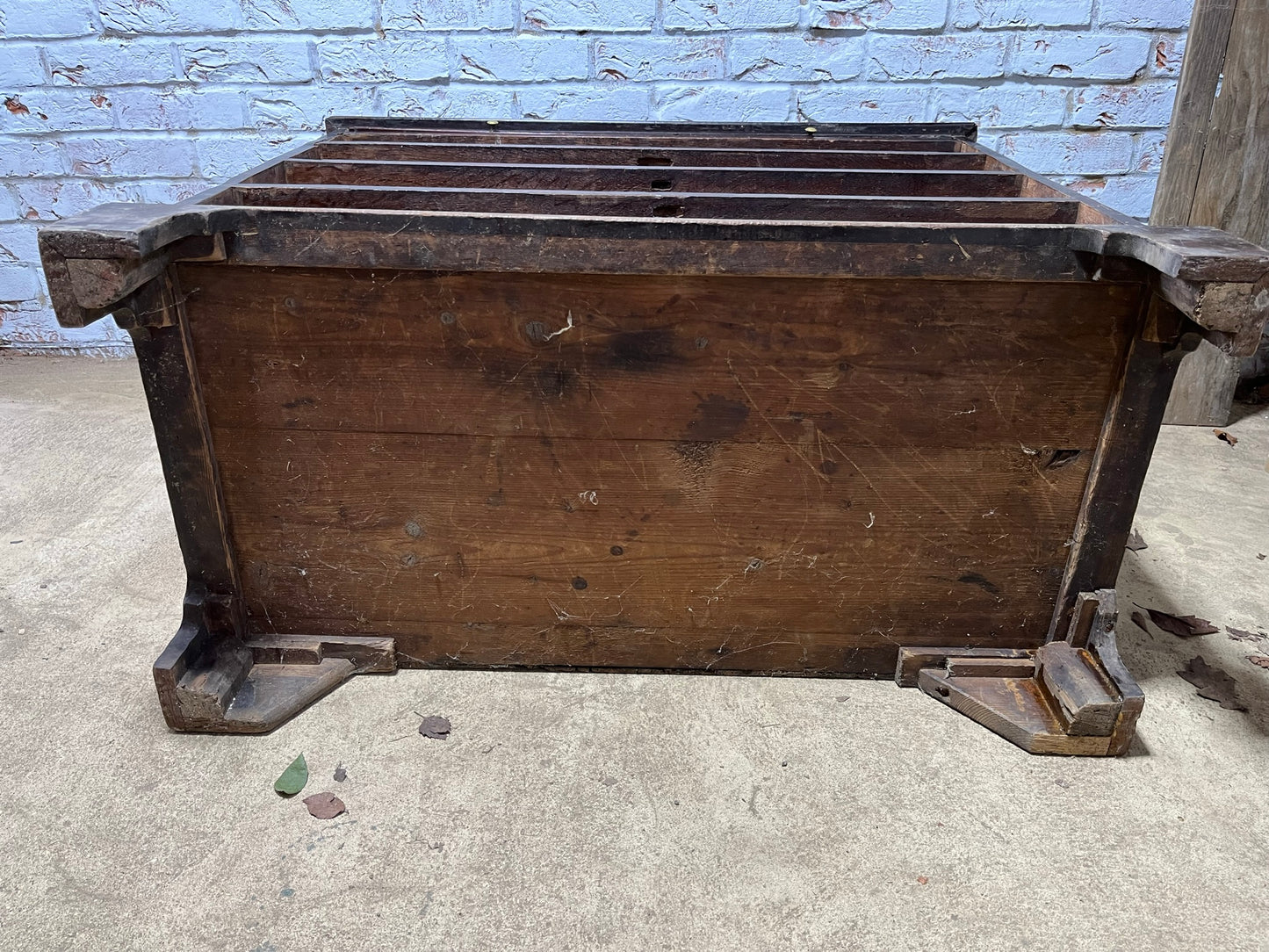 Georgian mahogany bachelor chest of drawers.