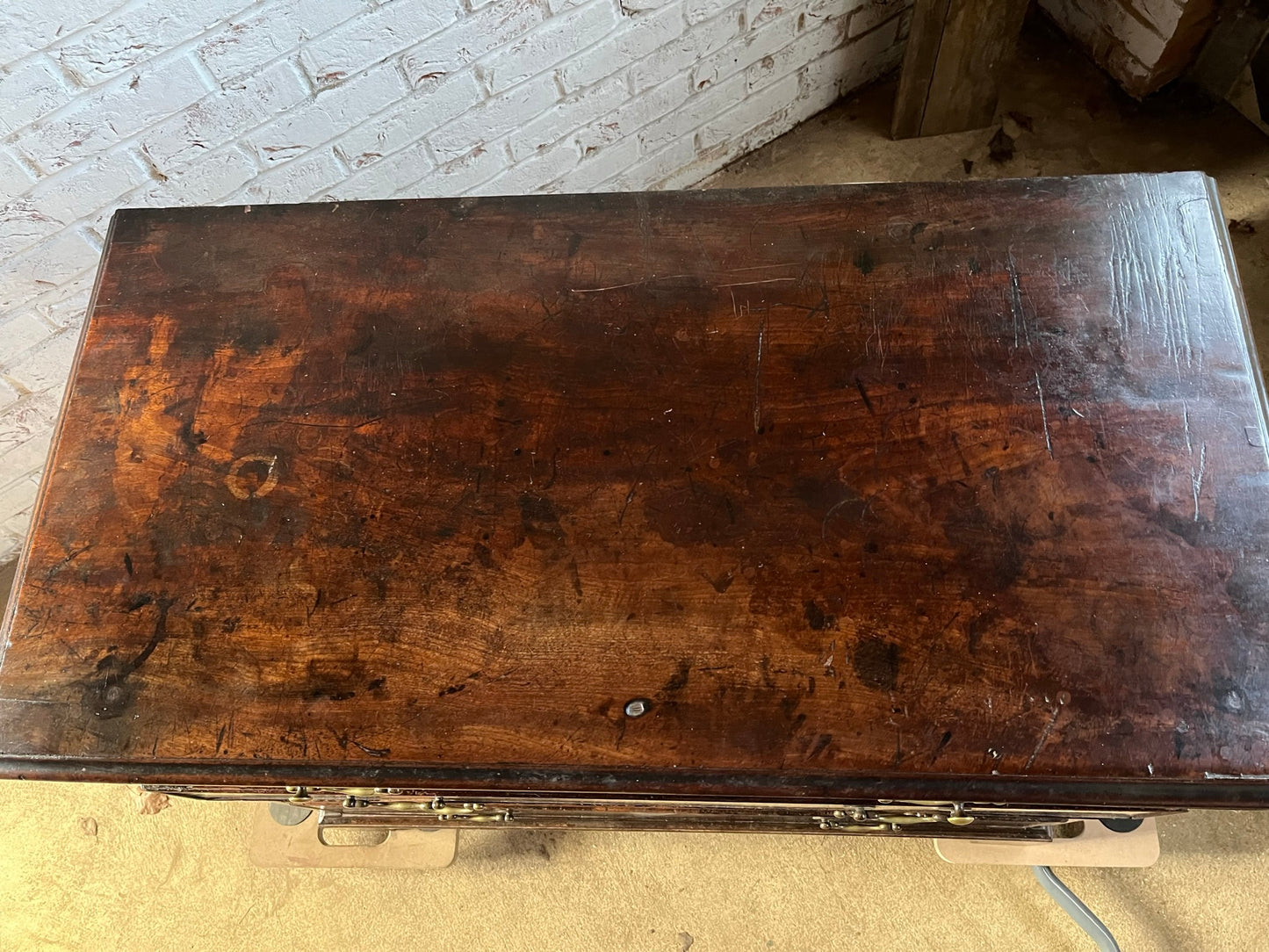 Georgian mahogany bachelor chest of drawers.
