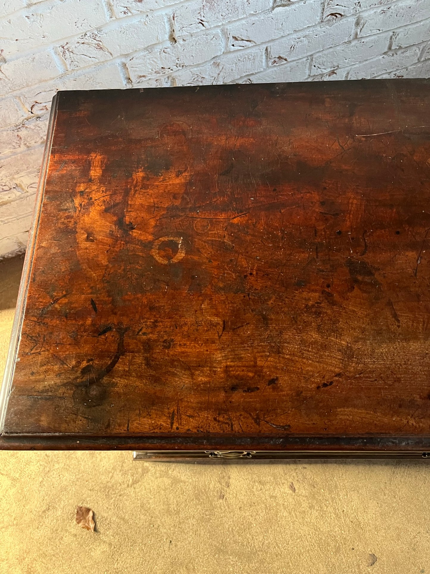 Georgian mahogany bachelor chest of drawers.