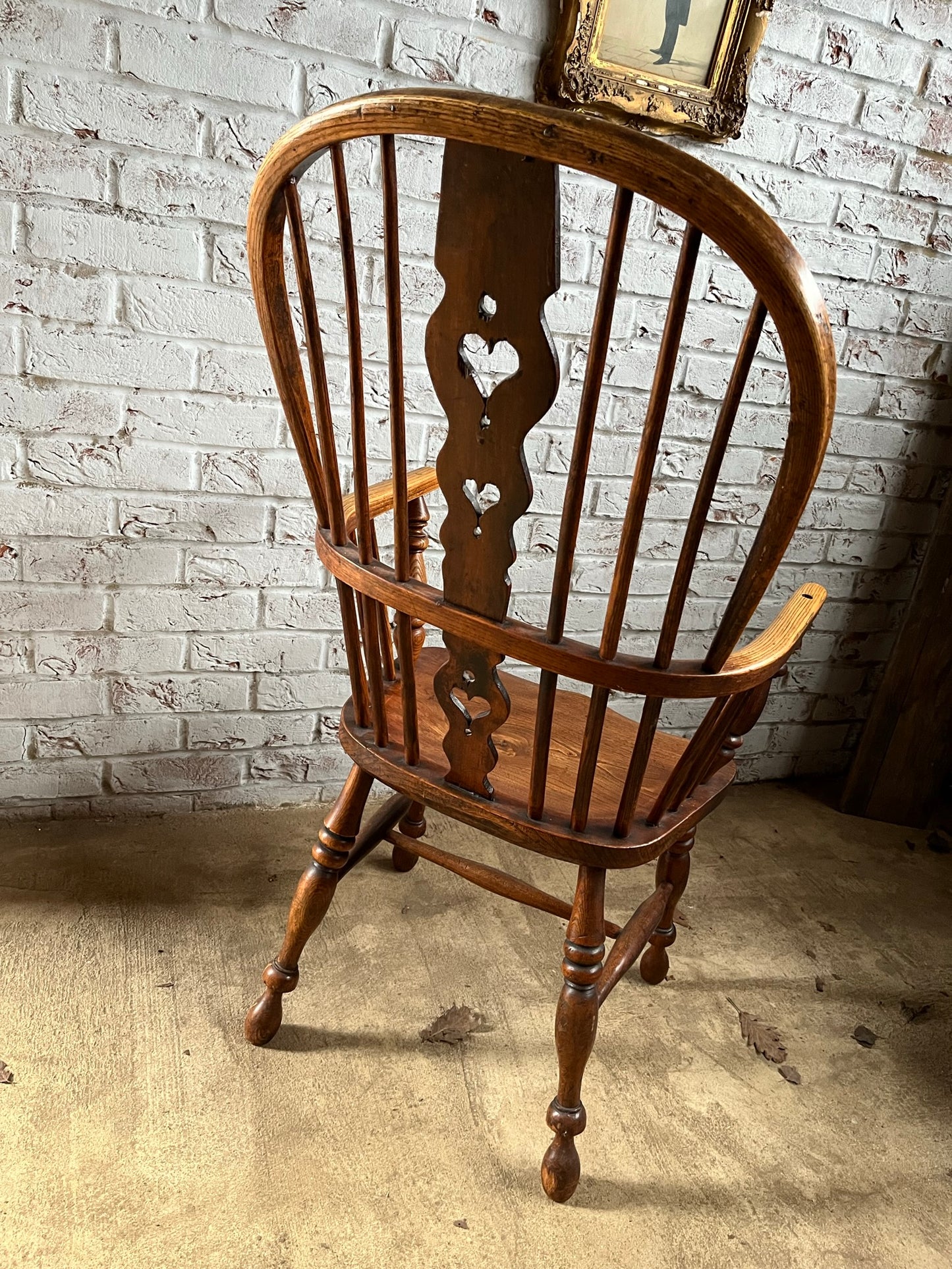 Superb 19th century high back Windsor chair