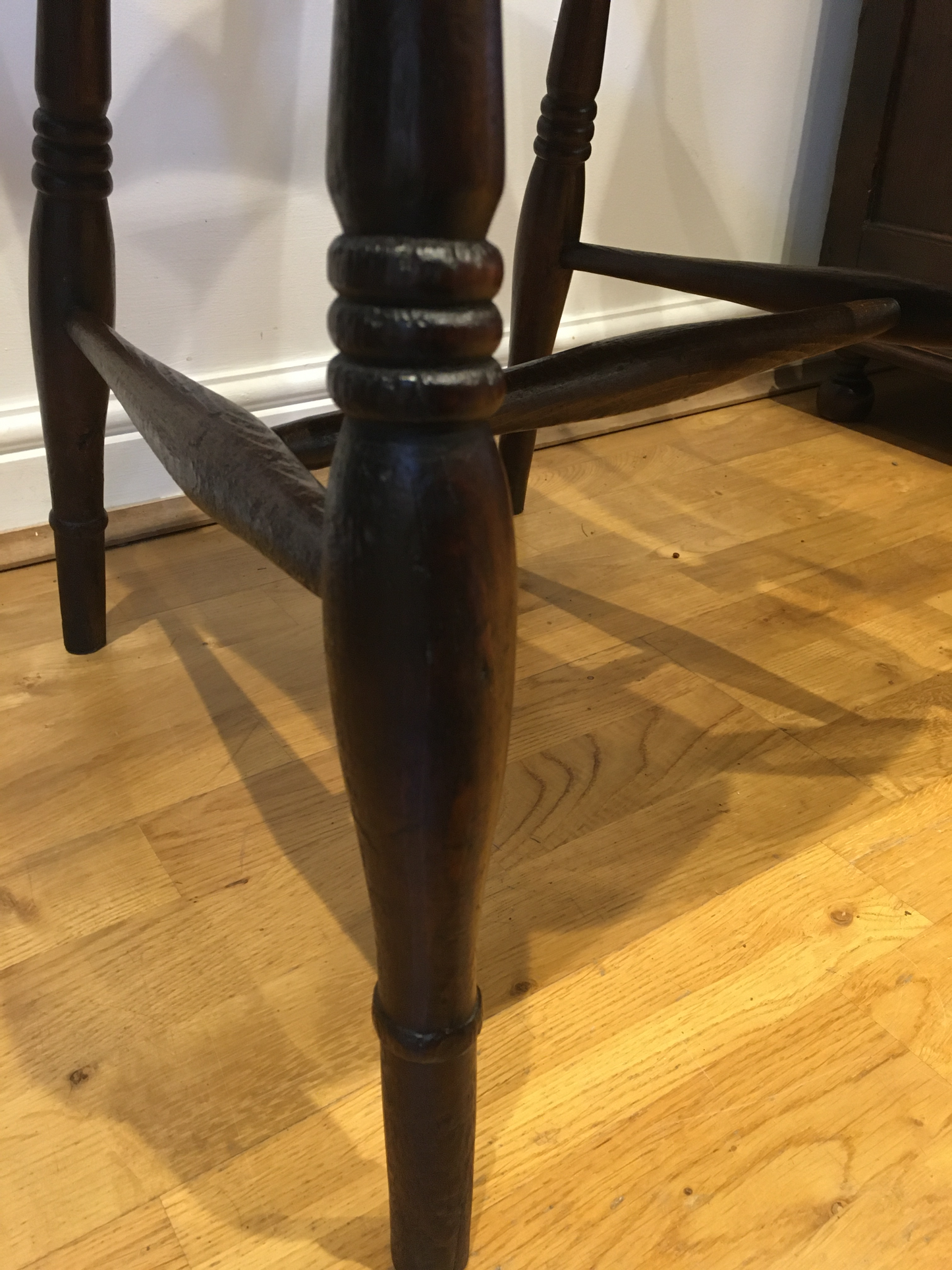 Elm country armchair