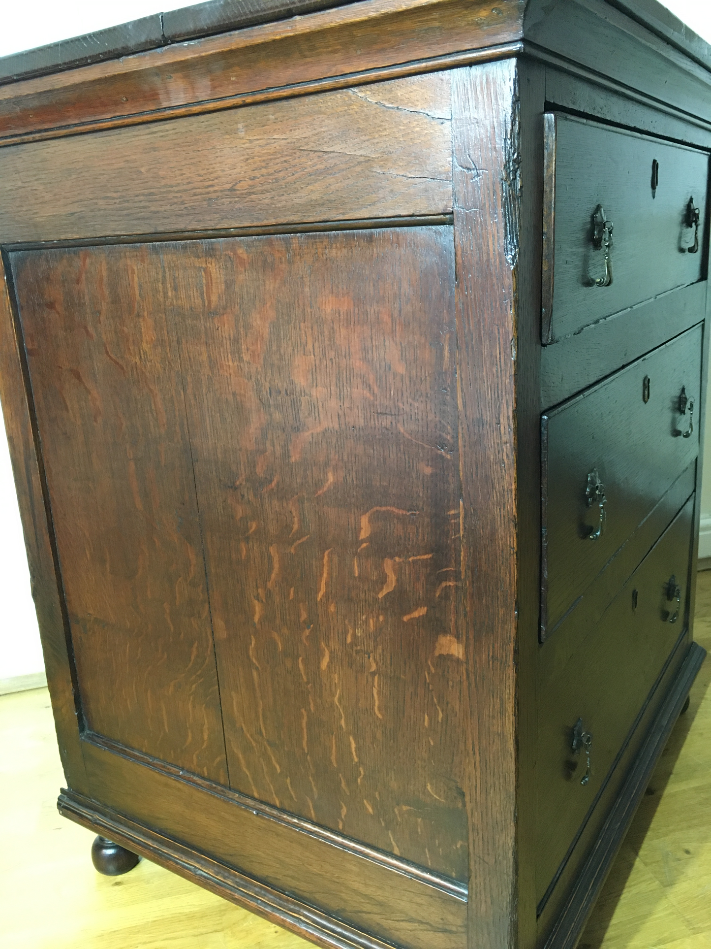 18th century oak chest of drawers