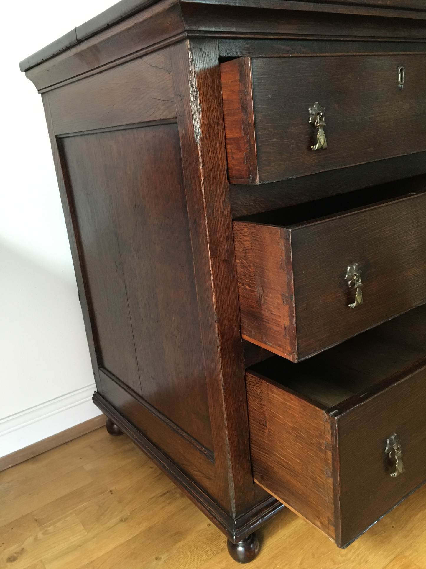 18th century oak chest of drawers