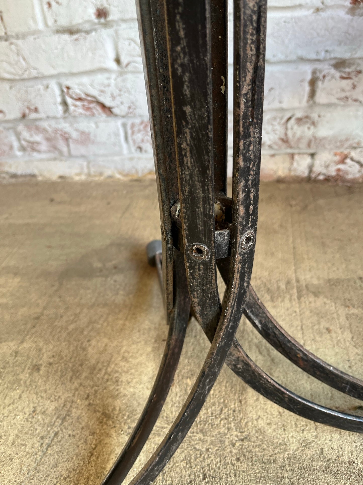 Early Rubery Owen vintage machinist 'blade' stool.