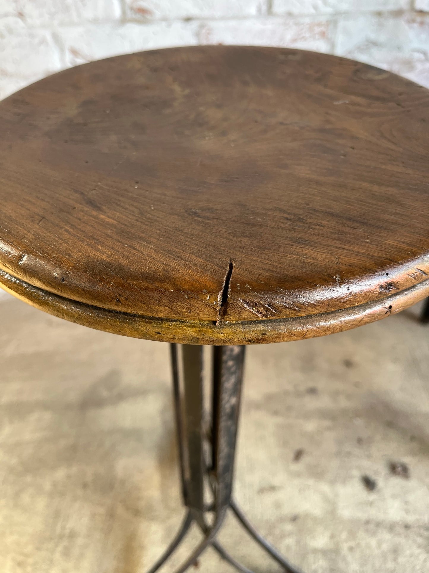 Early Rubery Owen vintage machinist 'blade' stool.