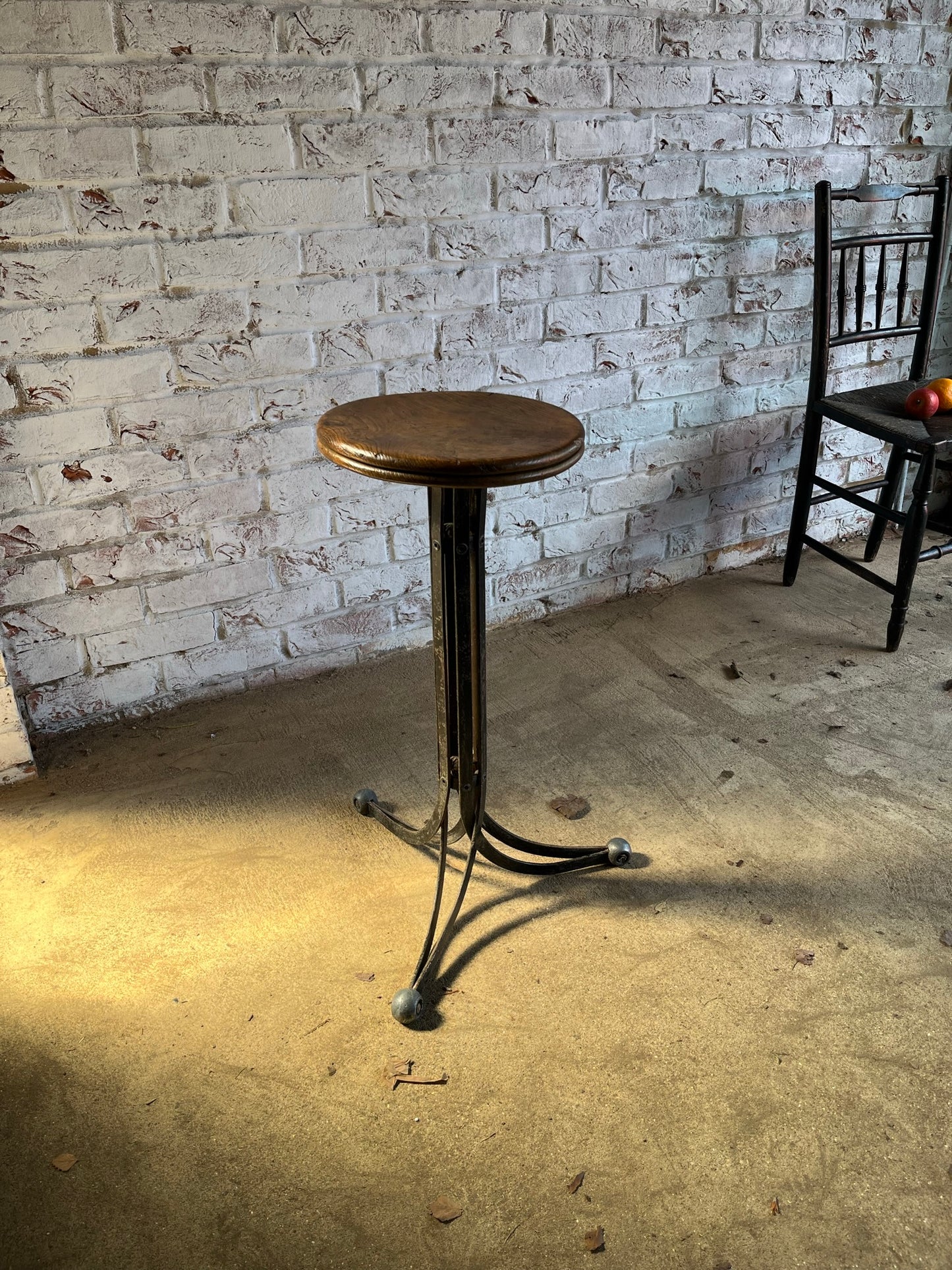 Early Rubery Owen vintage machinist 'blade' stool.