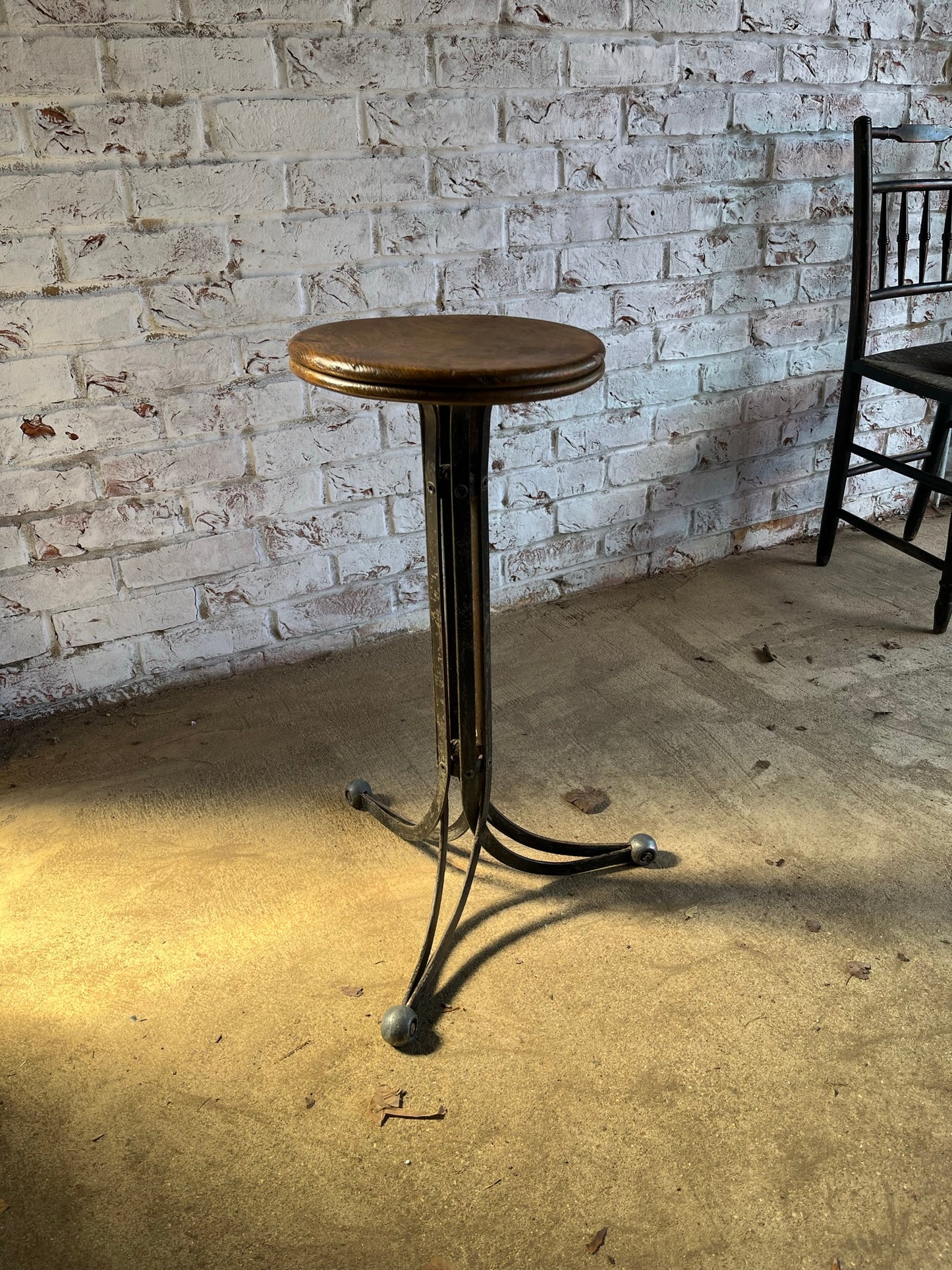 Early Rubery Owen vintage machinist 'blade' stool.