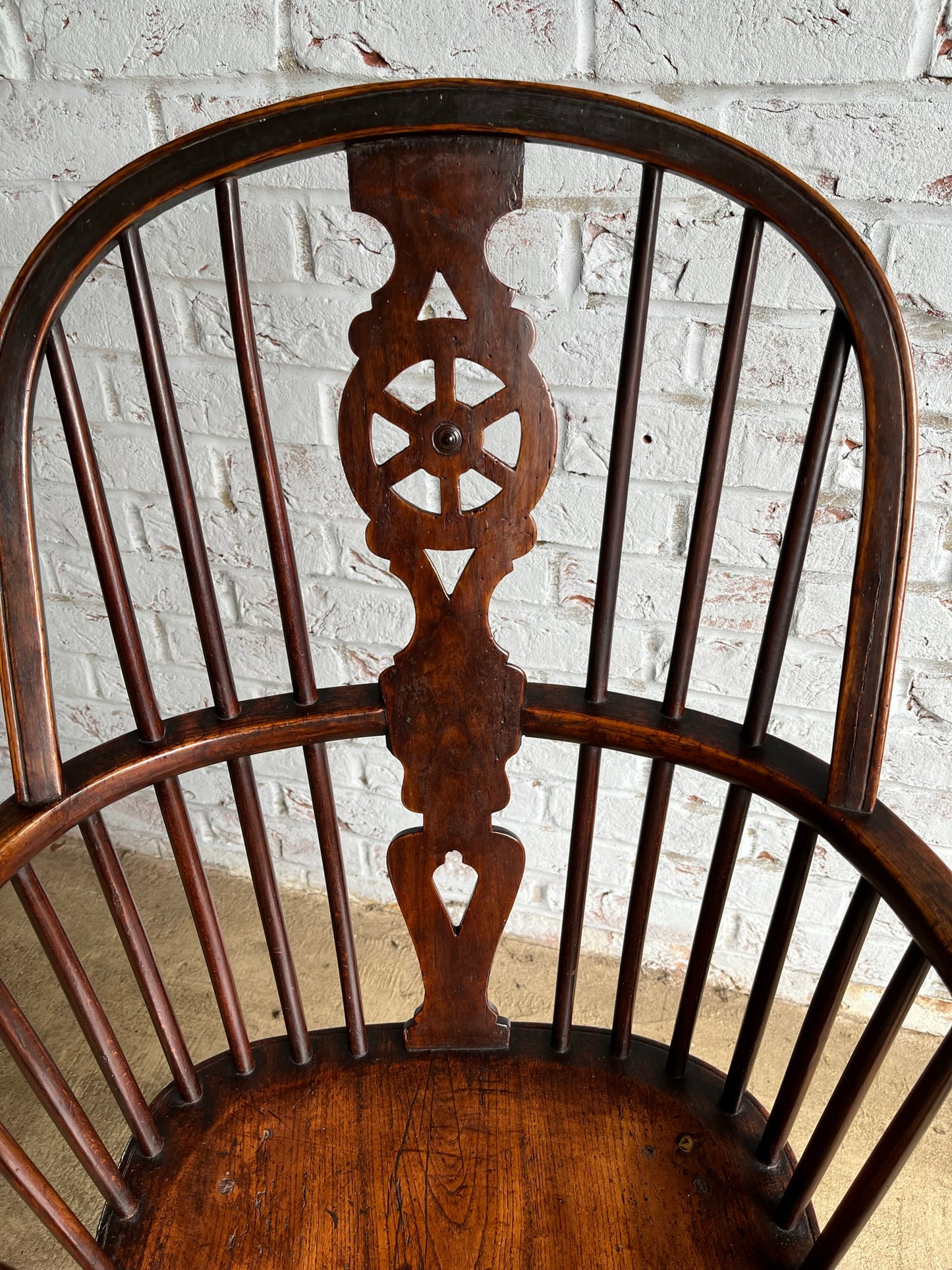 Wheel back Windsor armchair.