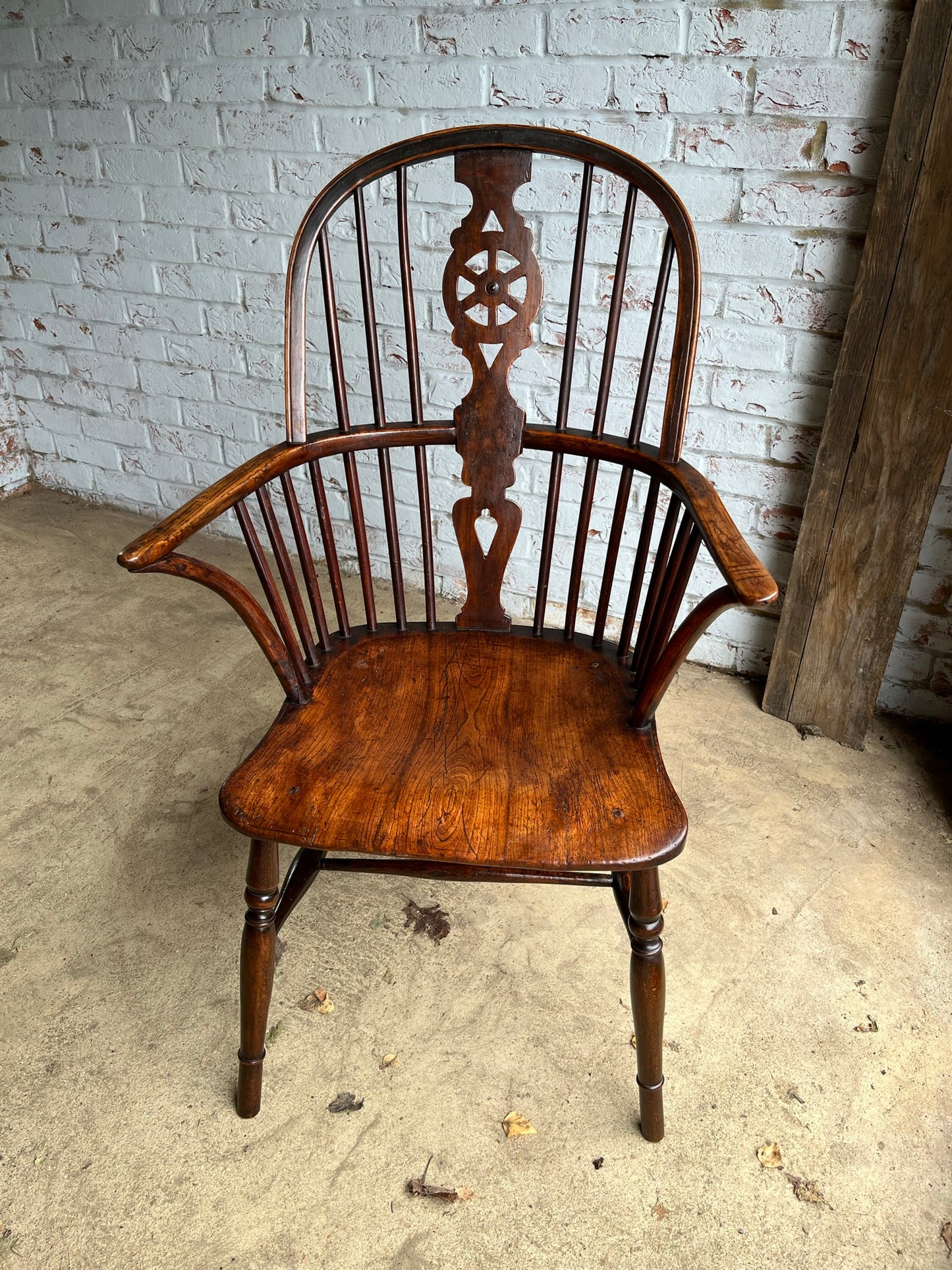 Wheel back Windsor armchair.