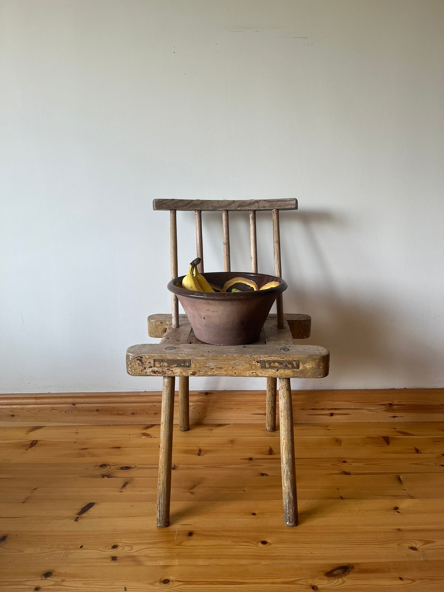 Large 'Coalisland' Irish vernacular dairy bowl.