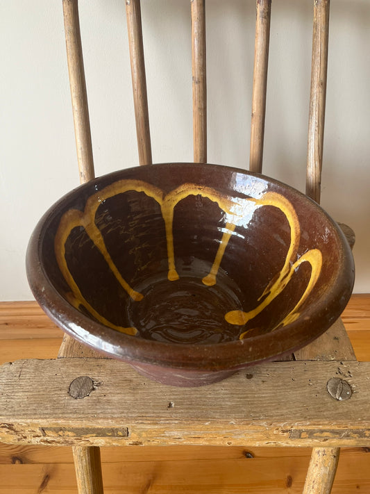 Large 'Coalisland' Irish vernacular dairy bowl.